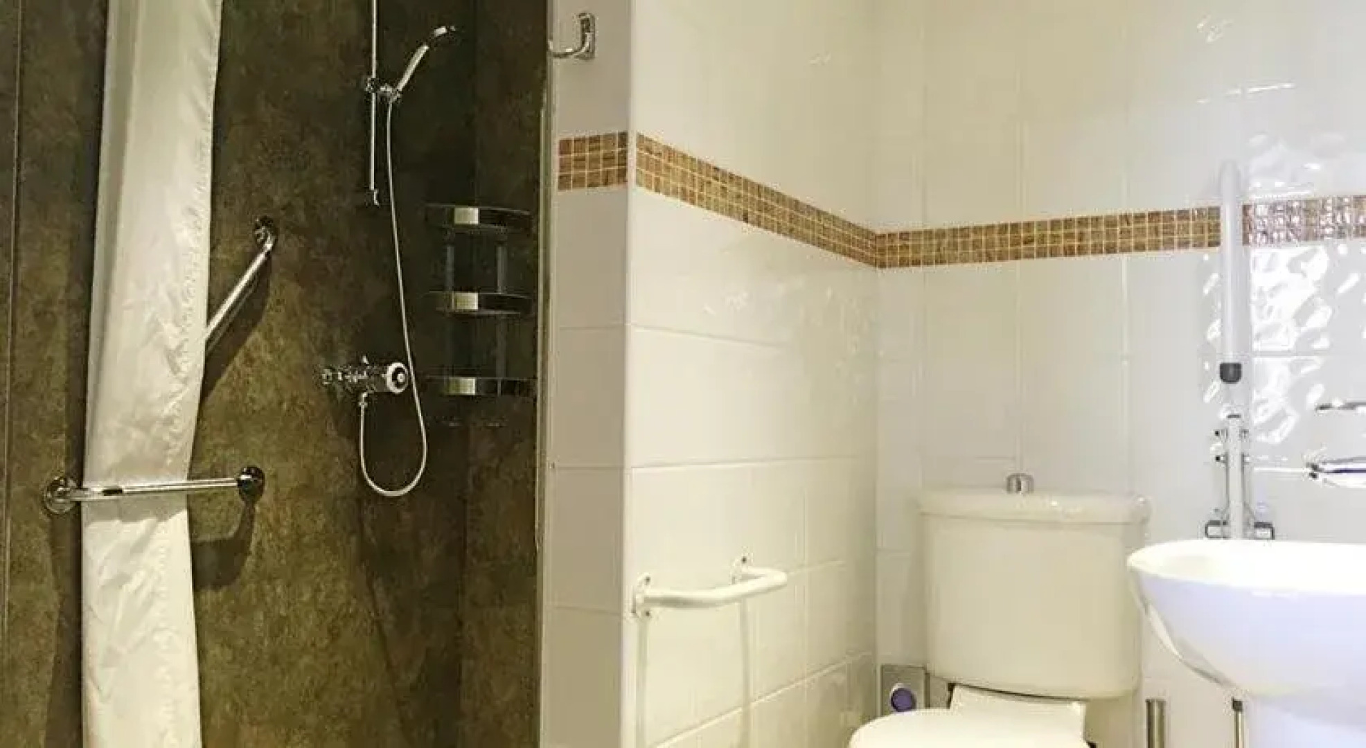 Boat House Super Suites