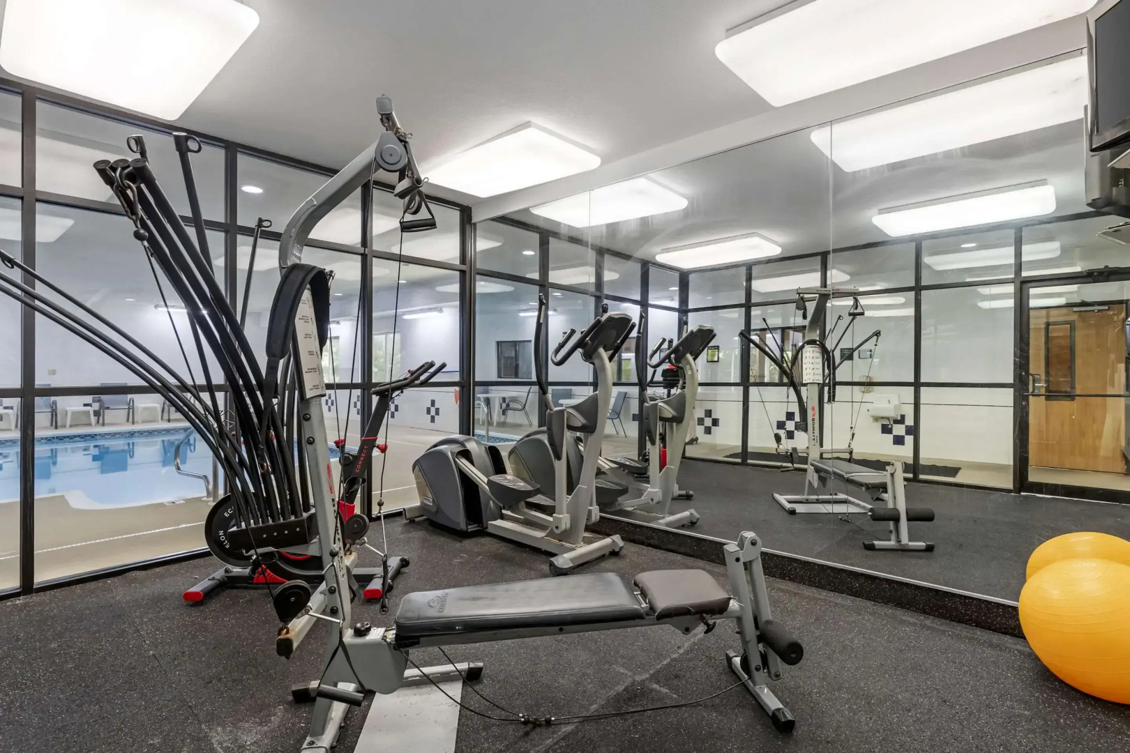 Comfort Inn & Suites East Moline near I-80