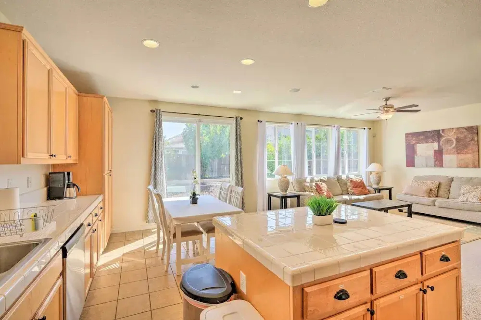 Elk Grove House w/ Grill ~ 3 Mi to Old Town!