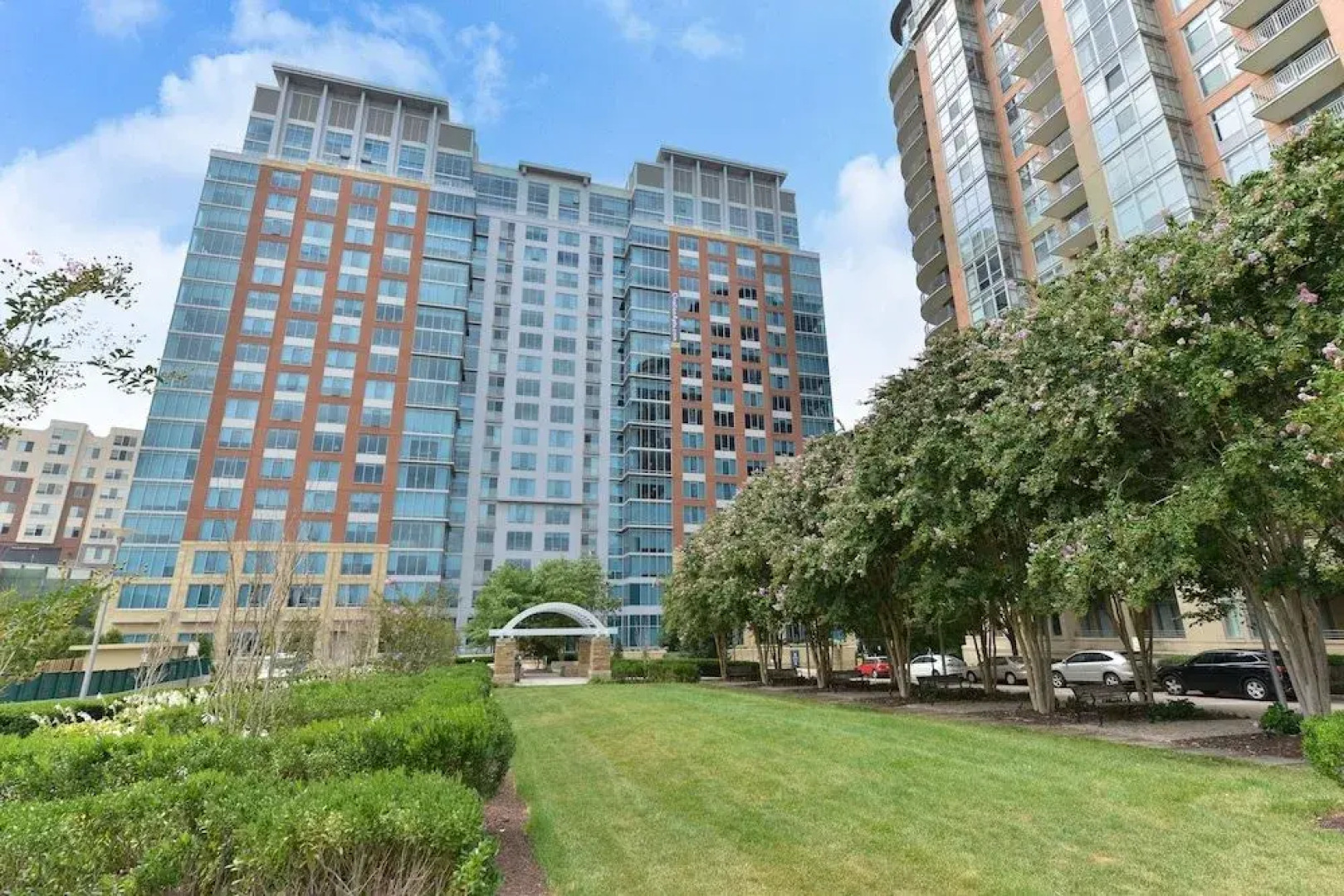 Ovation at Park Crest by Bridgestreet