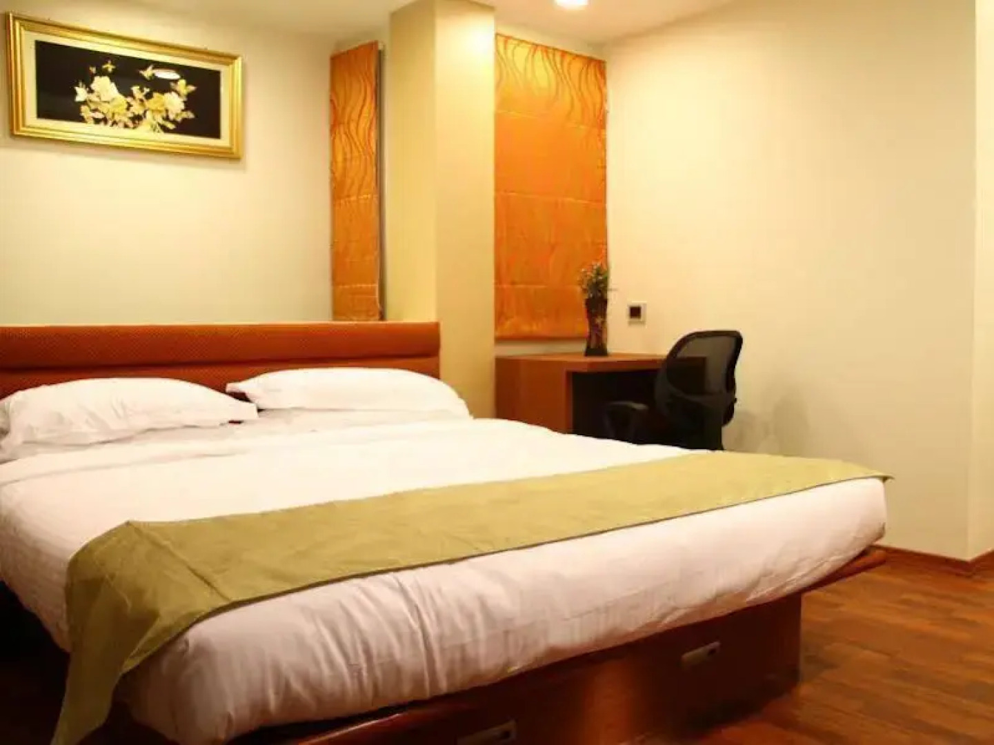 Flagship 479 By OYO Rooms