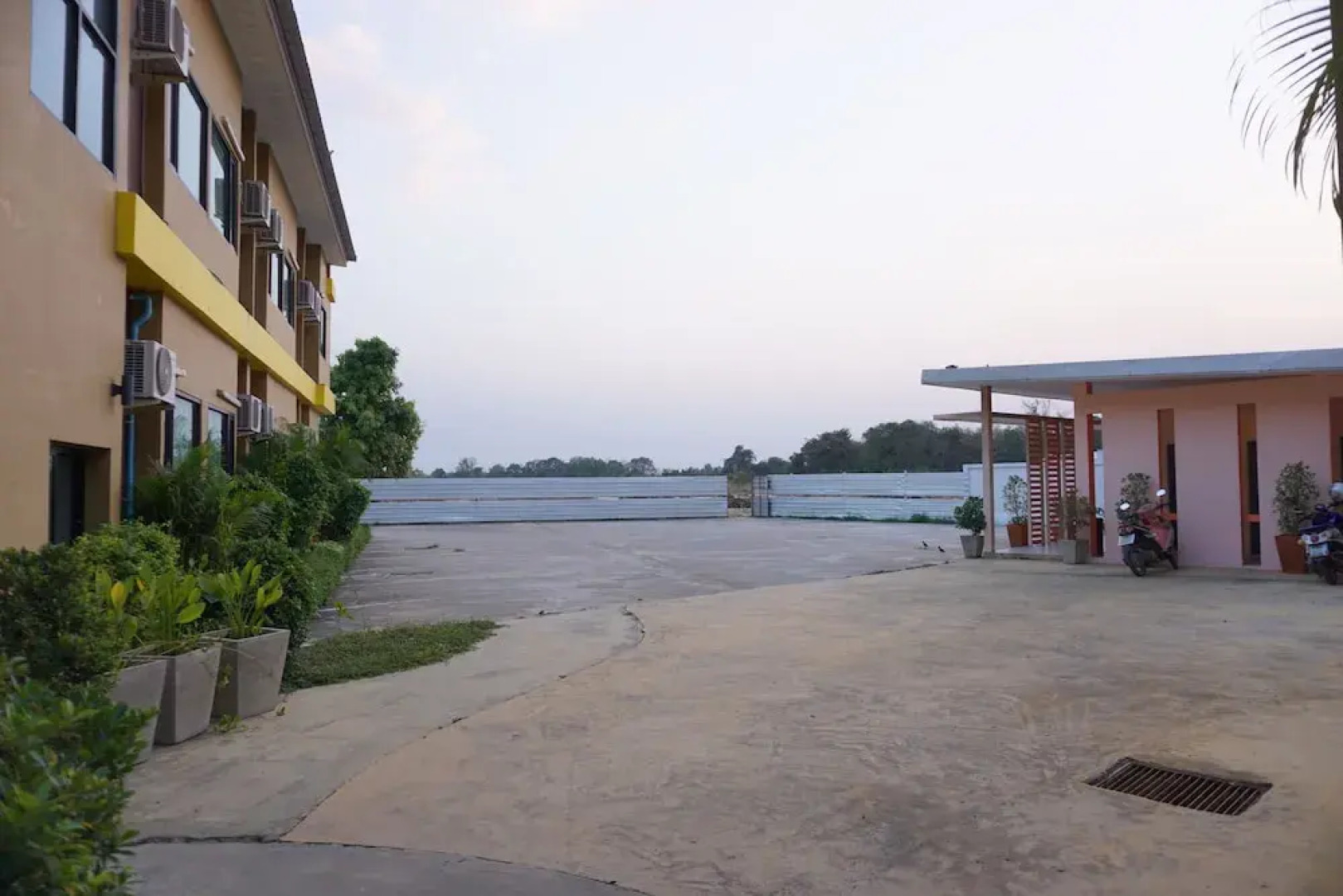 C2U Hotel Uthai Thani - Adults Only