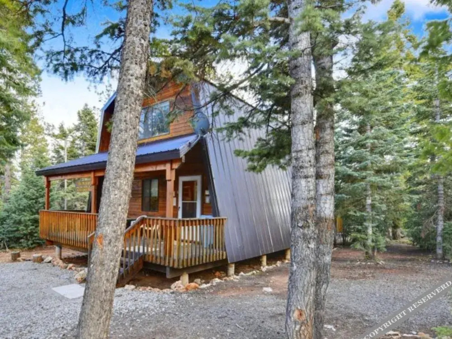 The Pit Stop Sleeps upto 10 people by RedAwning