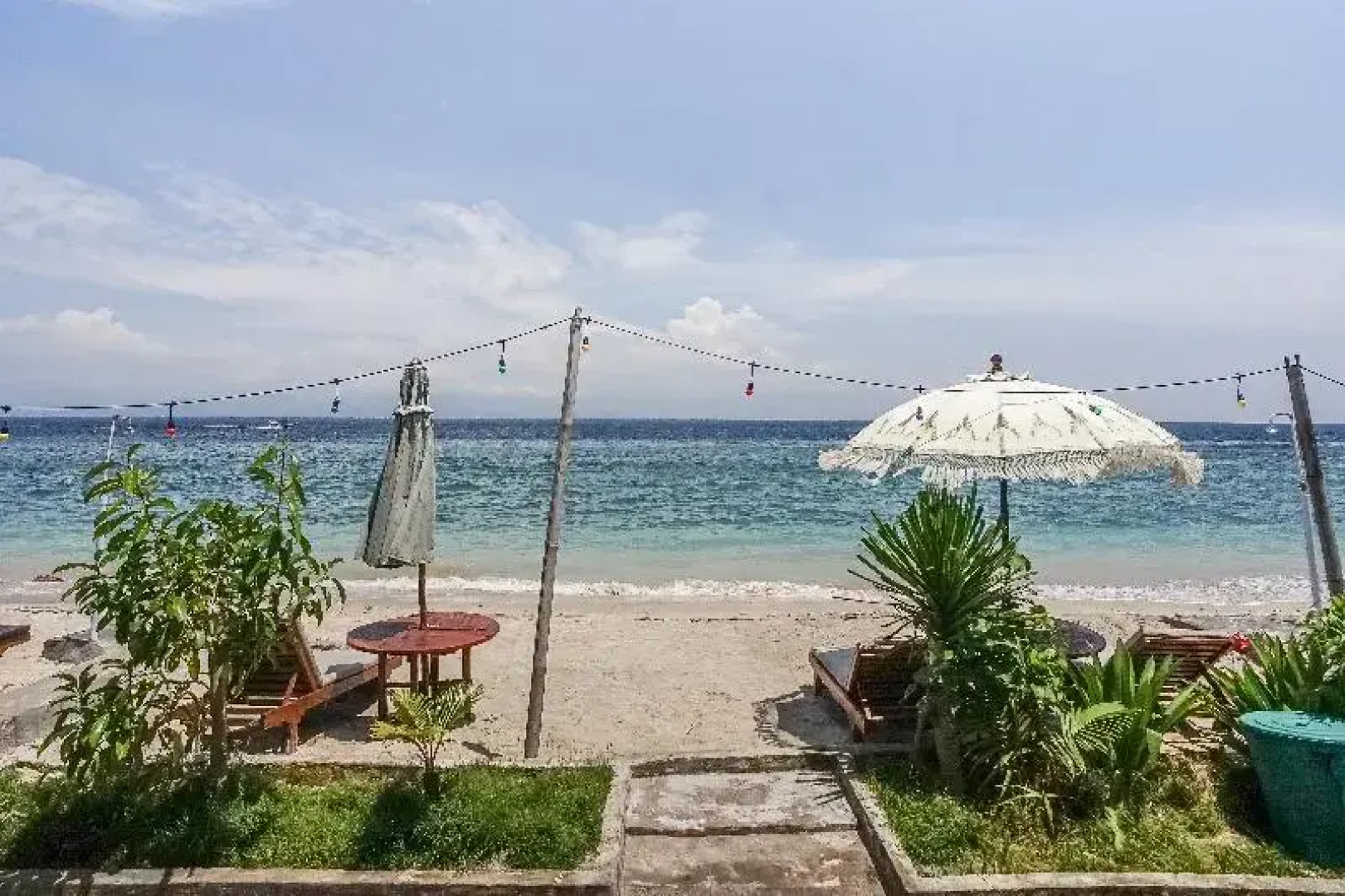 Road Beach Homestay by ZUZU