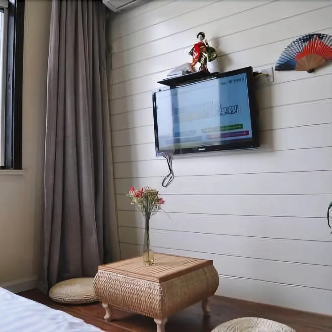 The Love of Maple Theme Hotel