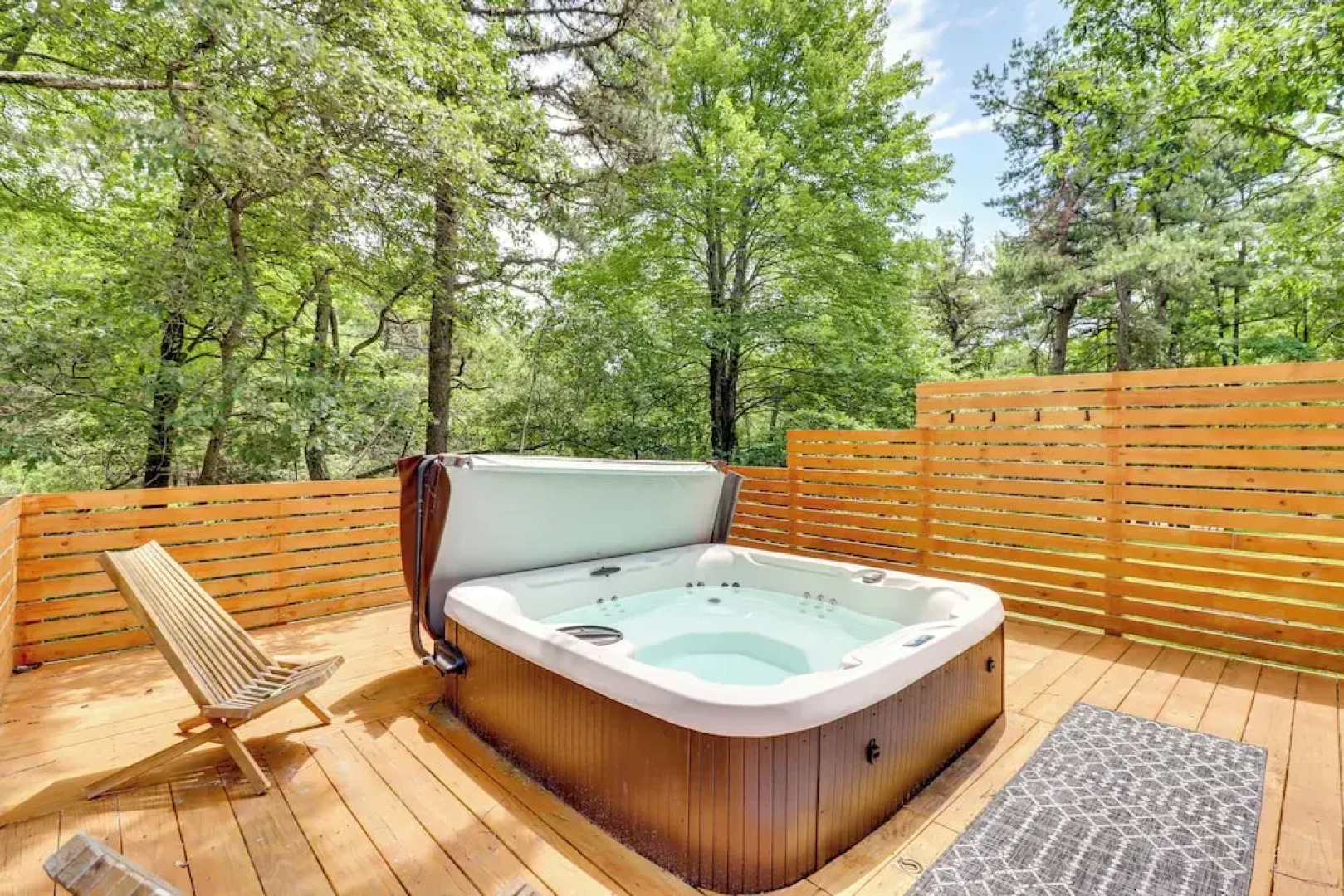 Hot Tub, Fire Pit & Barrel Sauna: Poconos Abode