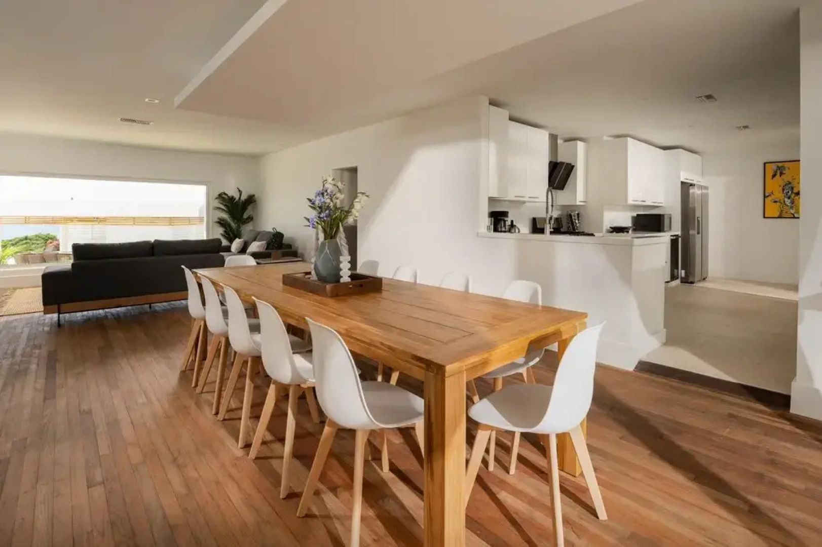 Beachfront Villa w Pool Sleeps 16 Dining Tub