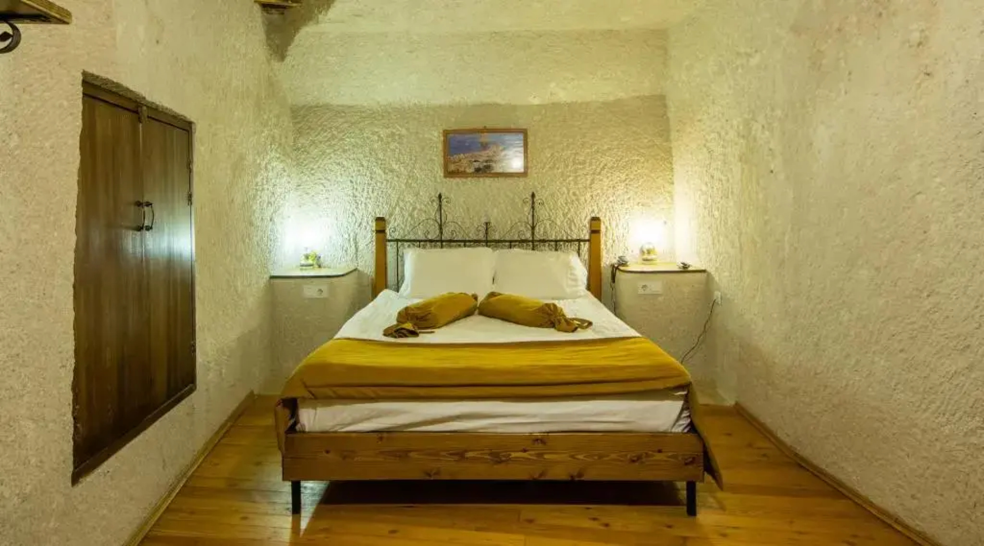 Elite Cave Suites