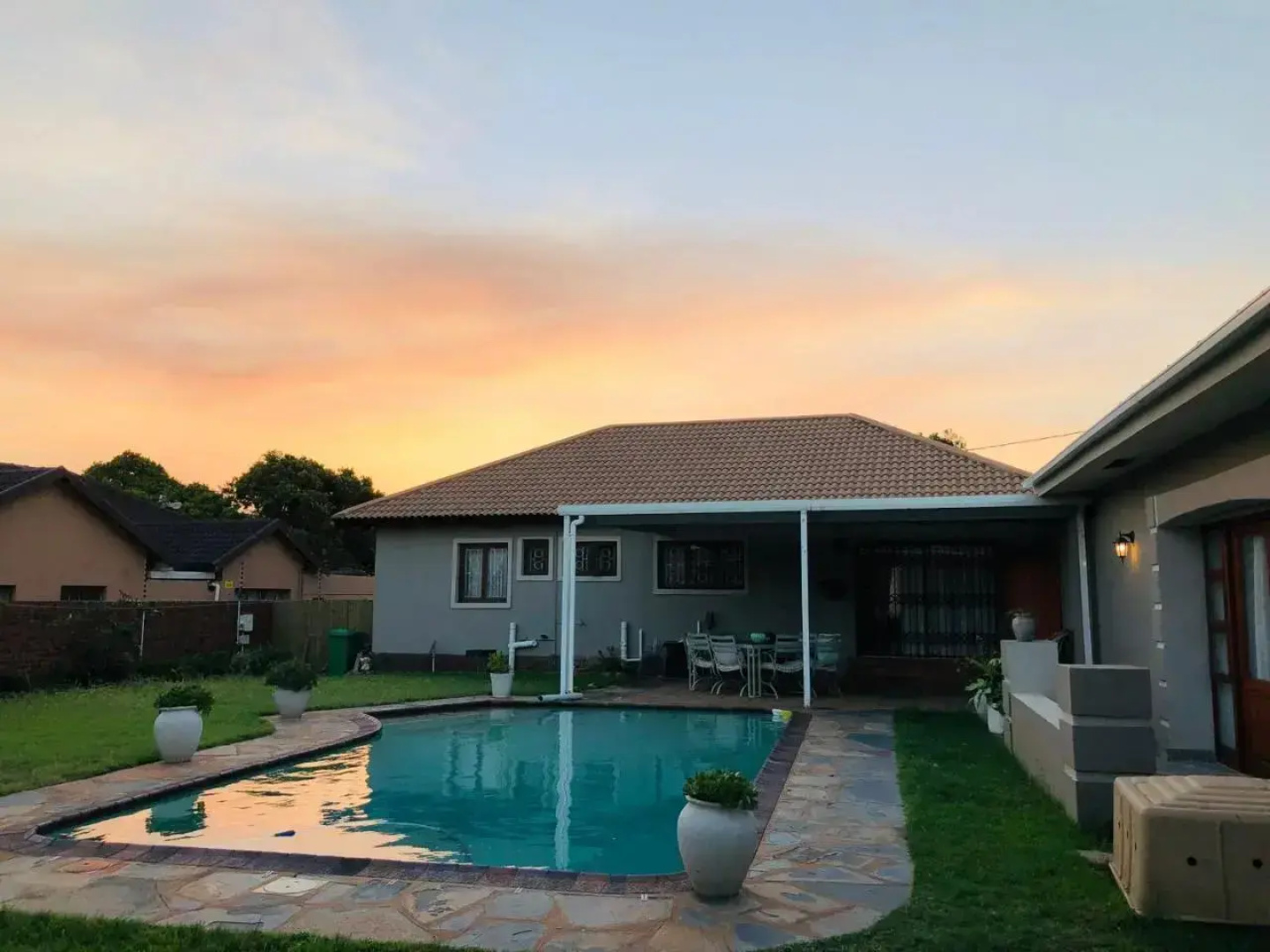 Danville Forest Guest House & Apartments