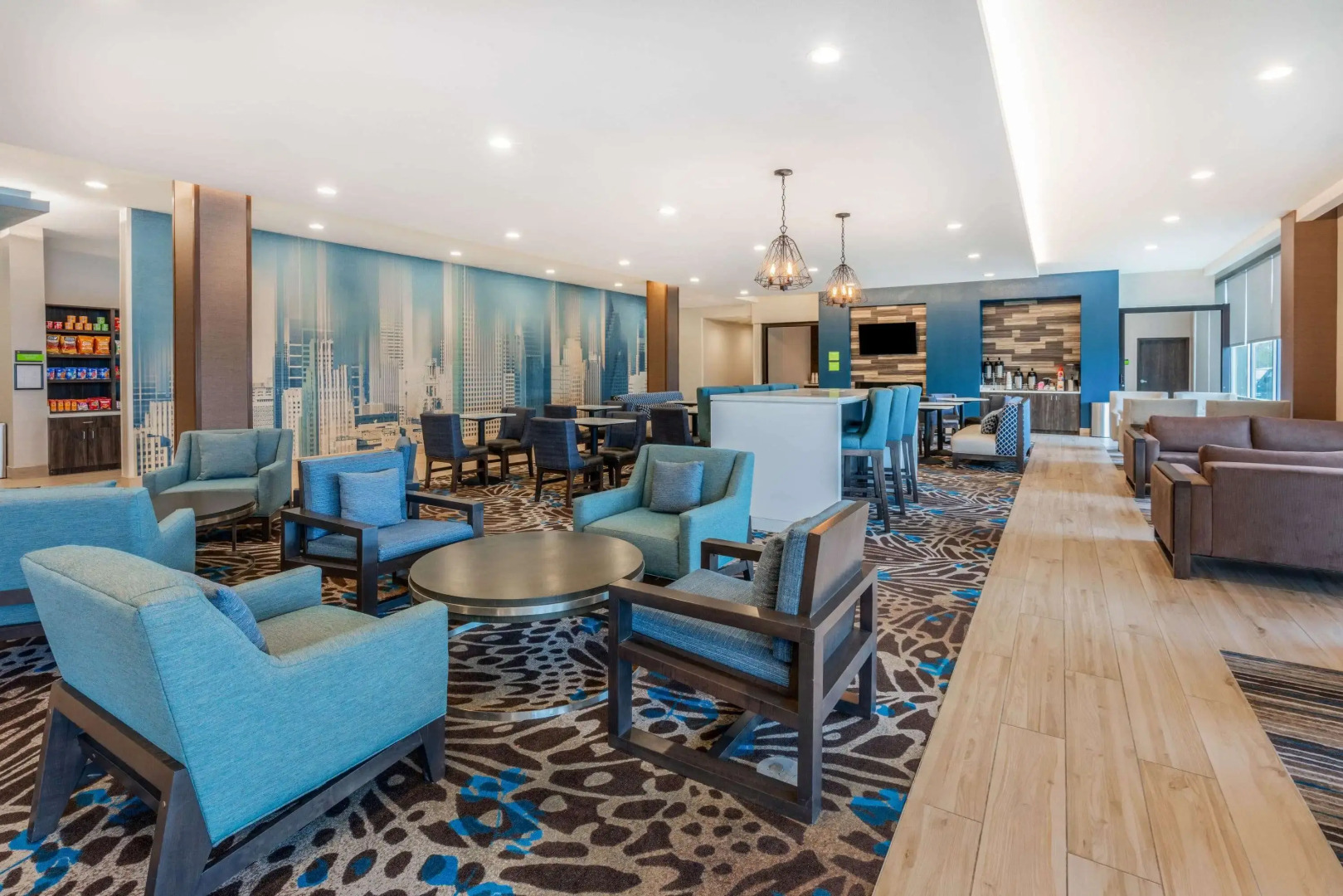La Quinta Inn and Suites by Wyndham Houston Spring South