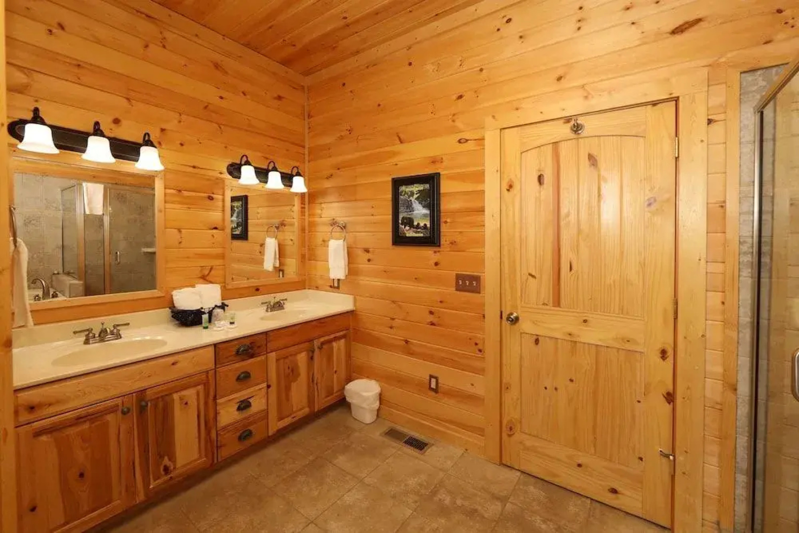 Grampy Camp Lodge at Gatlinburg