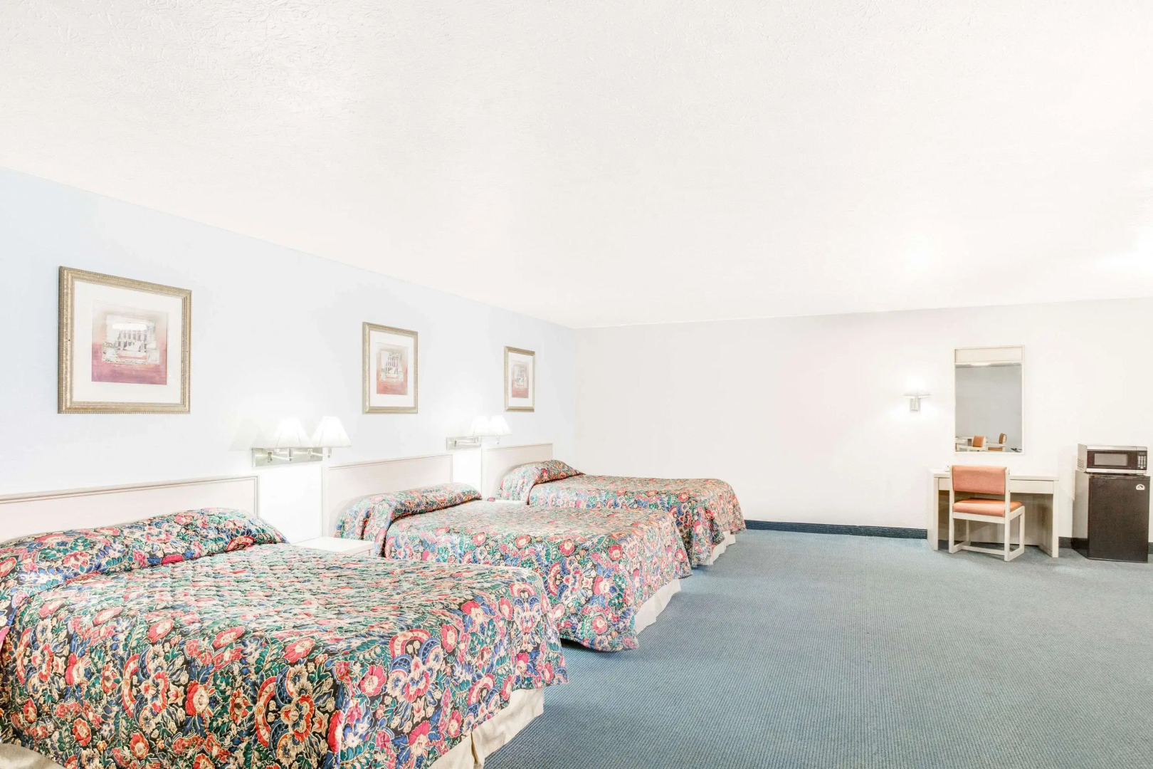 Travelodge by Wyndham Parkersburg