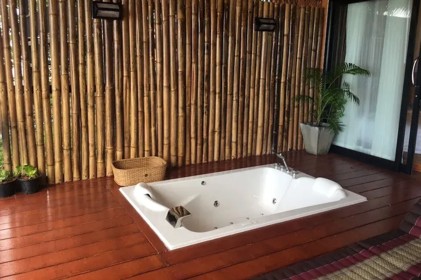 Decho Beach Resort