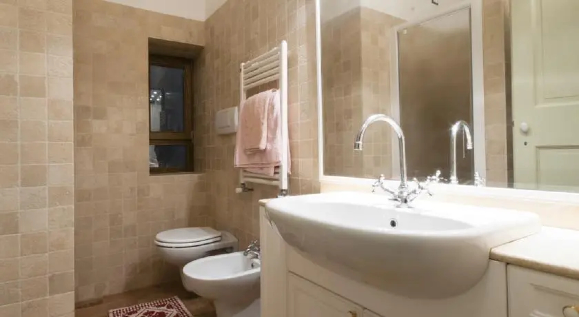 Terrace directly on Lake Como