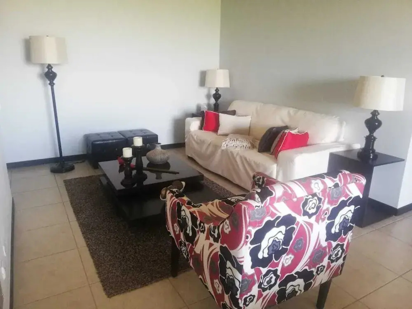 Apartment by airport on way to beach