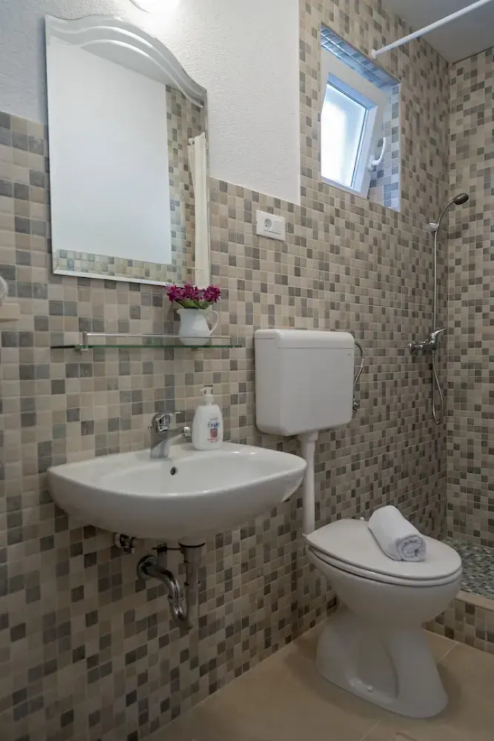 Spacious Apartment Krvavica