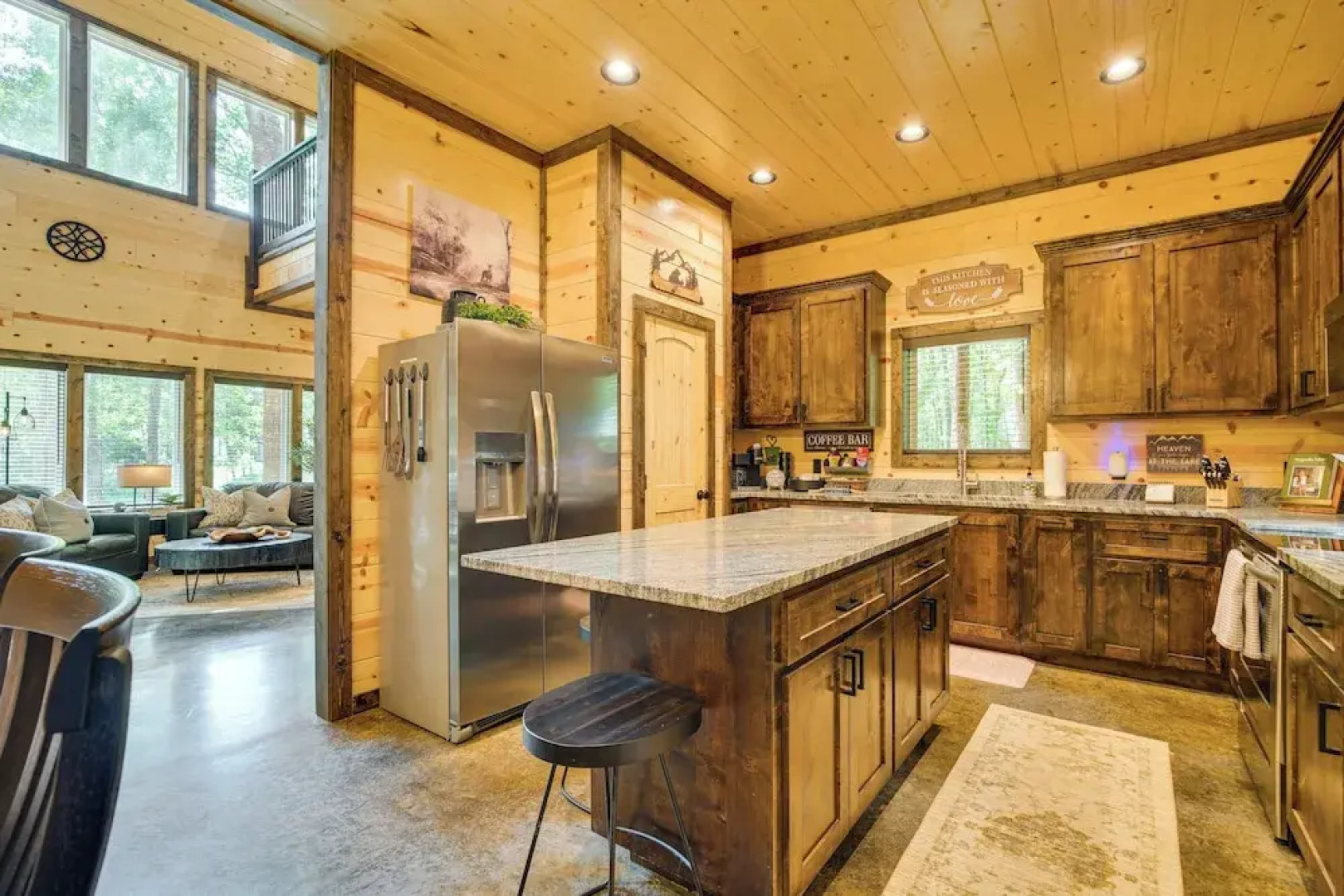 Broken Bow Cabin Near Choctaw Casino: Hot Tub!