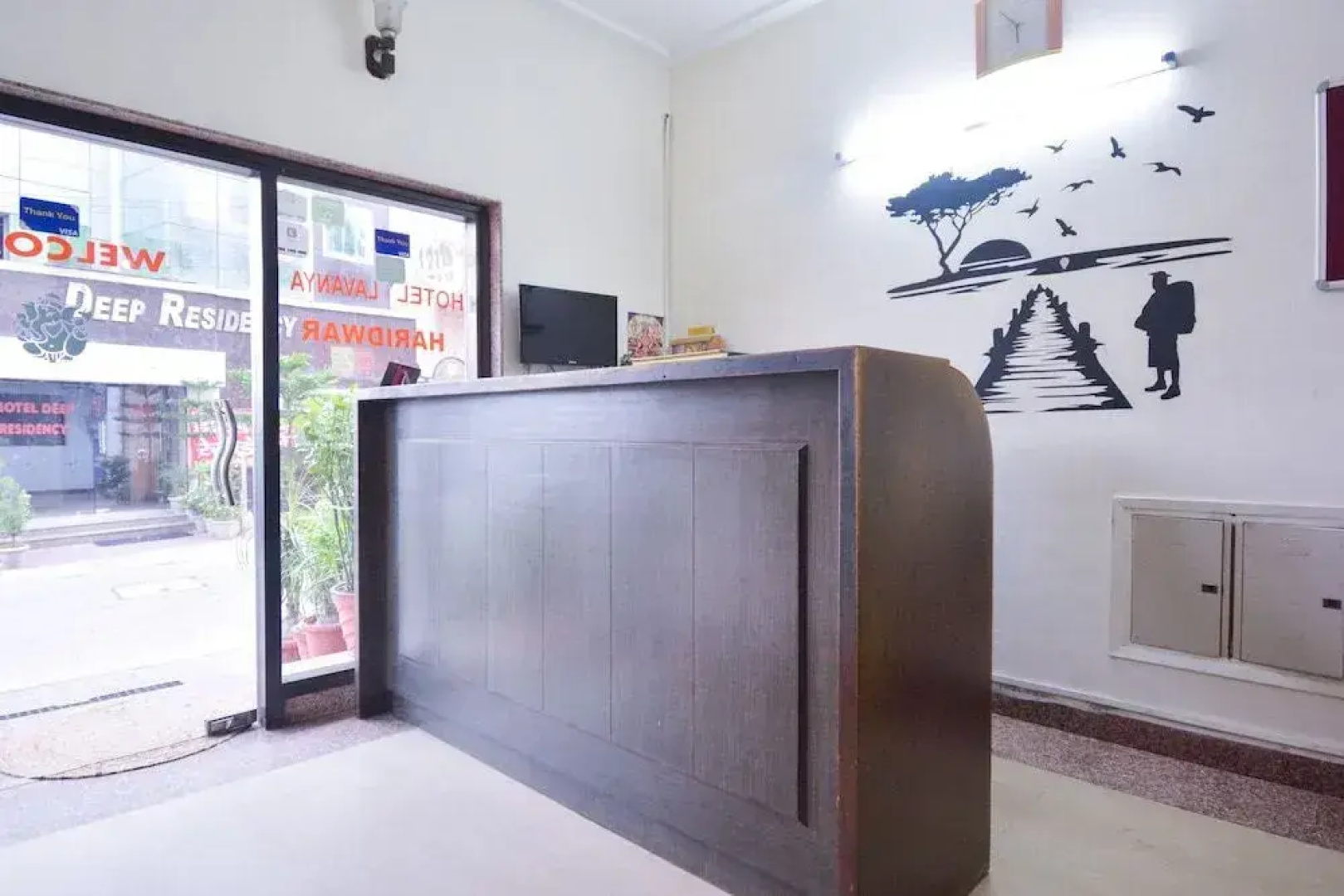 Oyo 32424 Hotel Lavanya