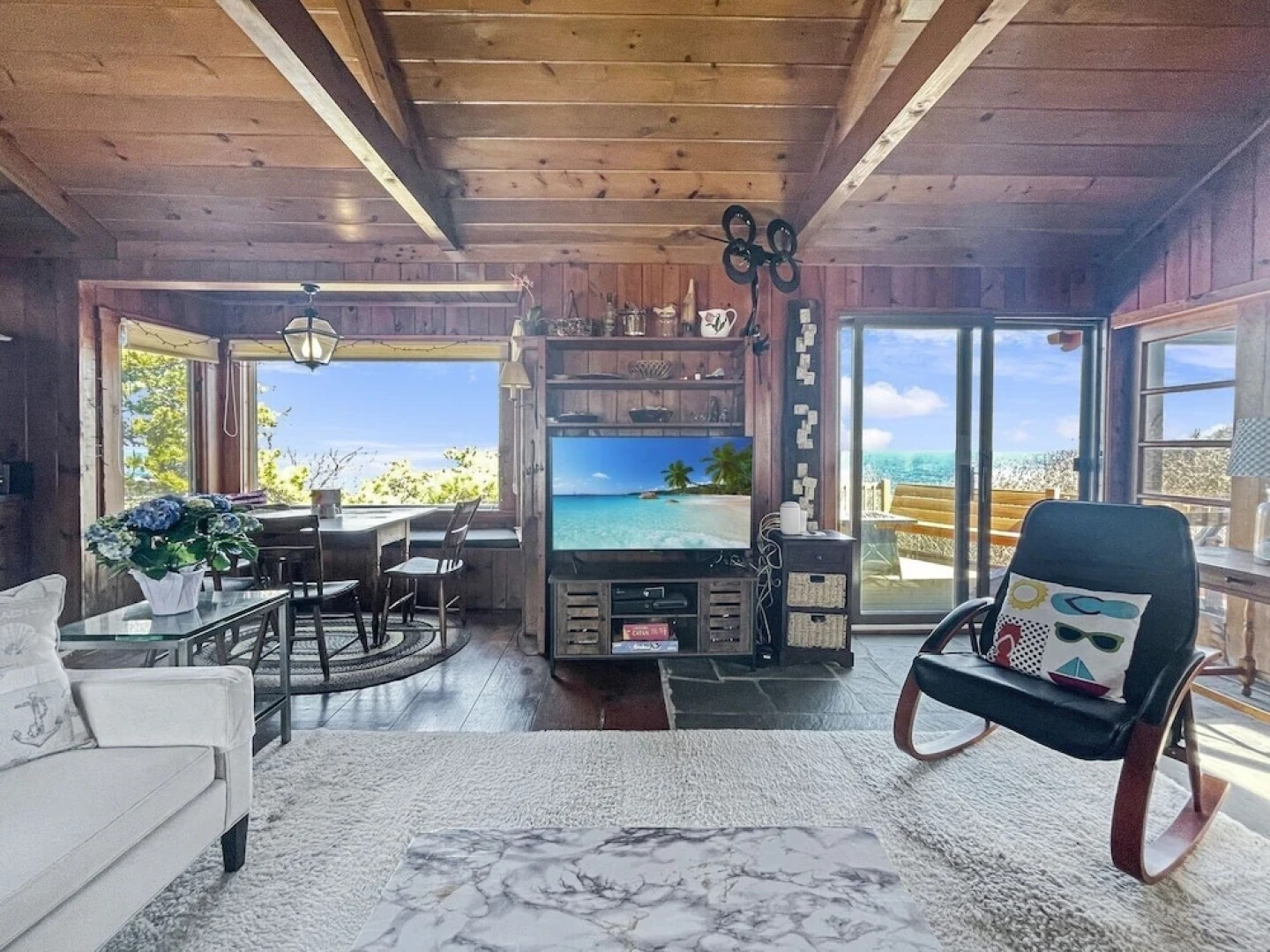 Ragged Rocks - Warm And Inviting Cottage With Uninterrupted Ocean Views 2 Bedroom Home by RedAwning