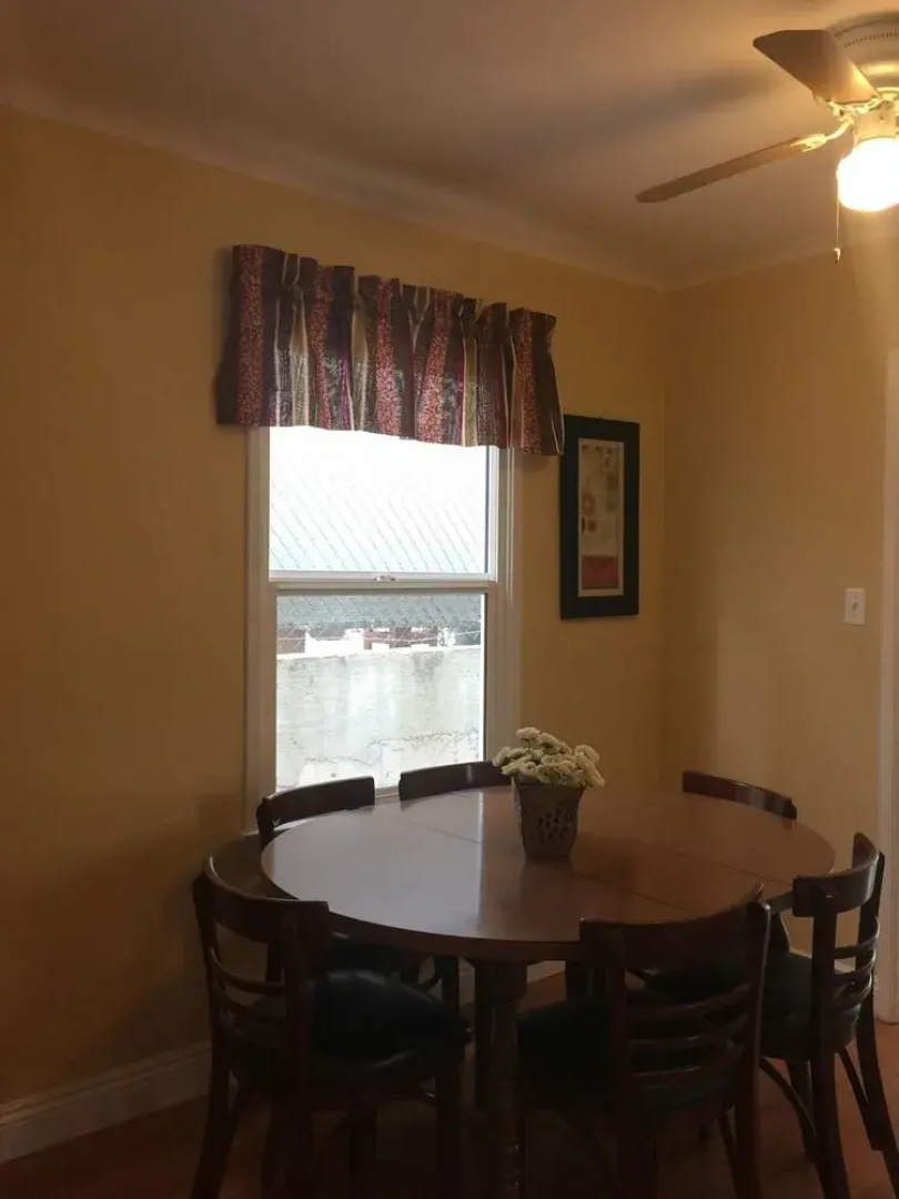 Nice 2 Bedroom in Burbank