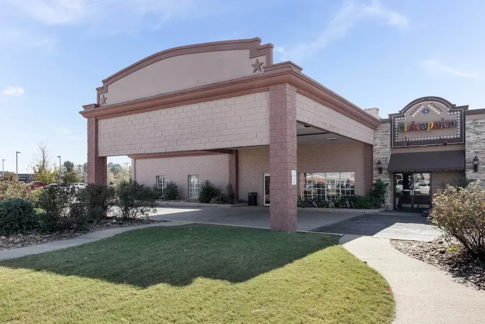 Econo Lodge Inn & Suites