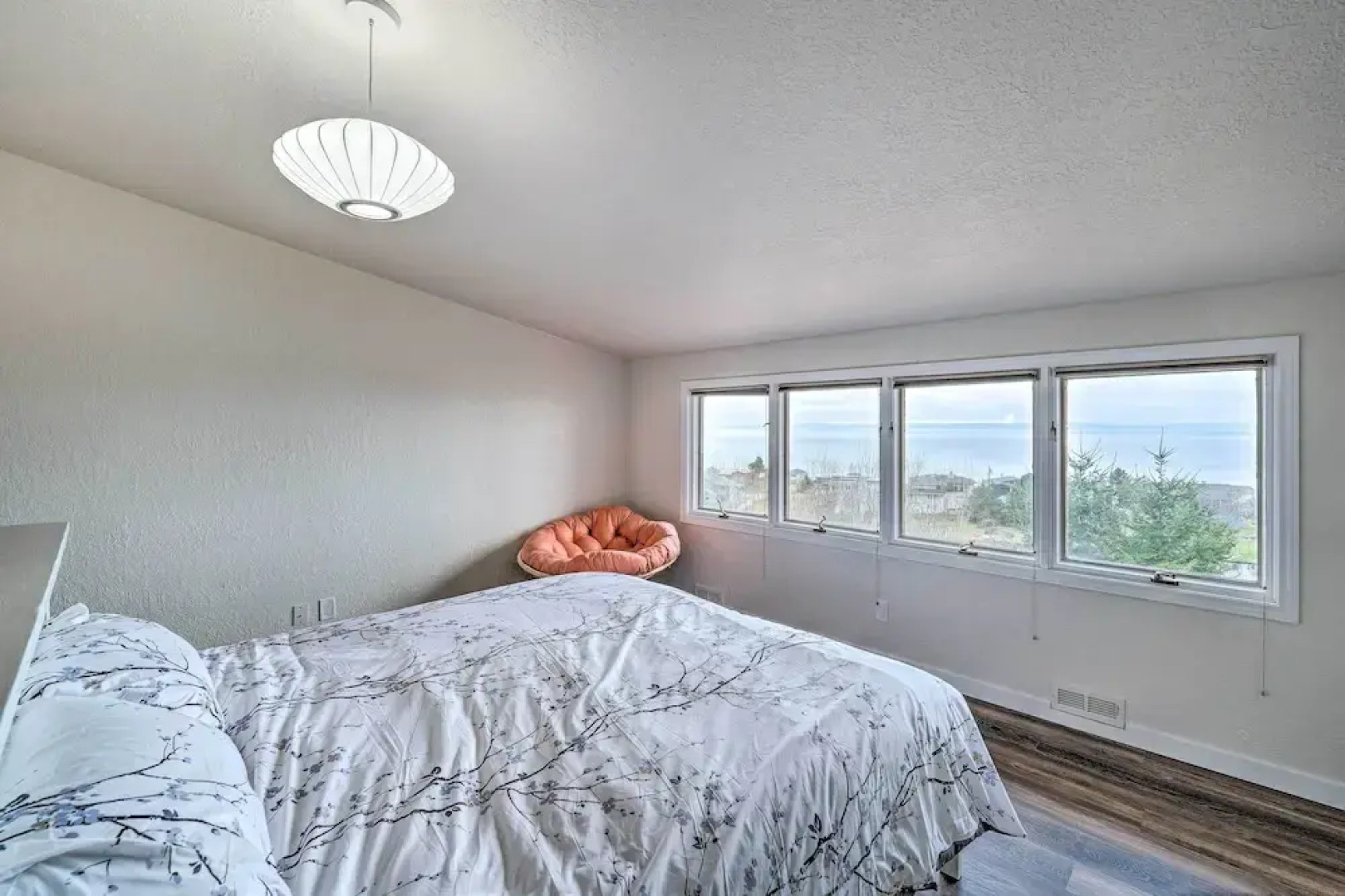 Lovely Coupeville Home w/ Puget Sound Views!