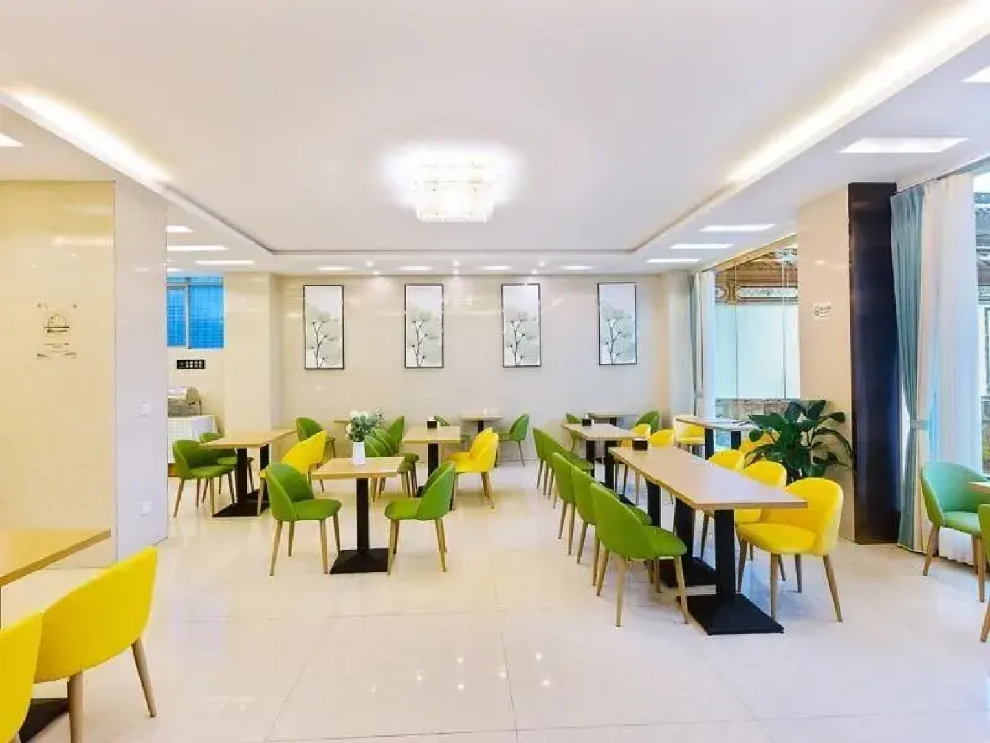 Green Tree Inn Tengchong Rehai Hot Spring Airport