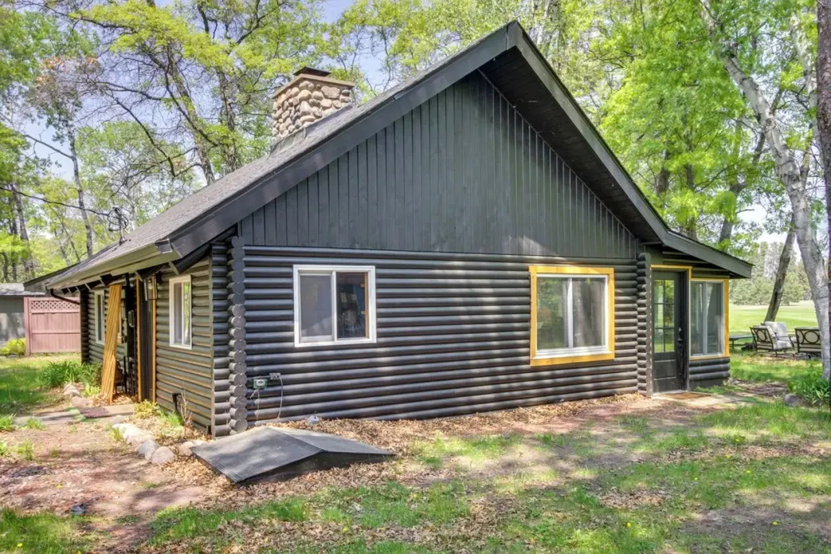 1 Mi to Beach & Lake: Breezy Point Cabin w/ Yard!