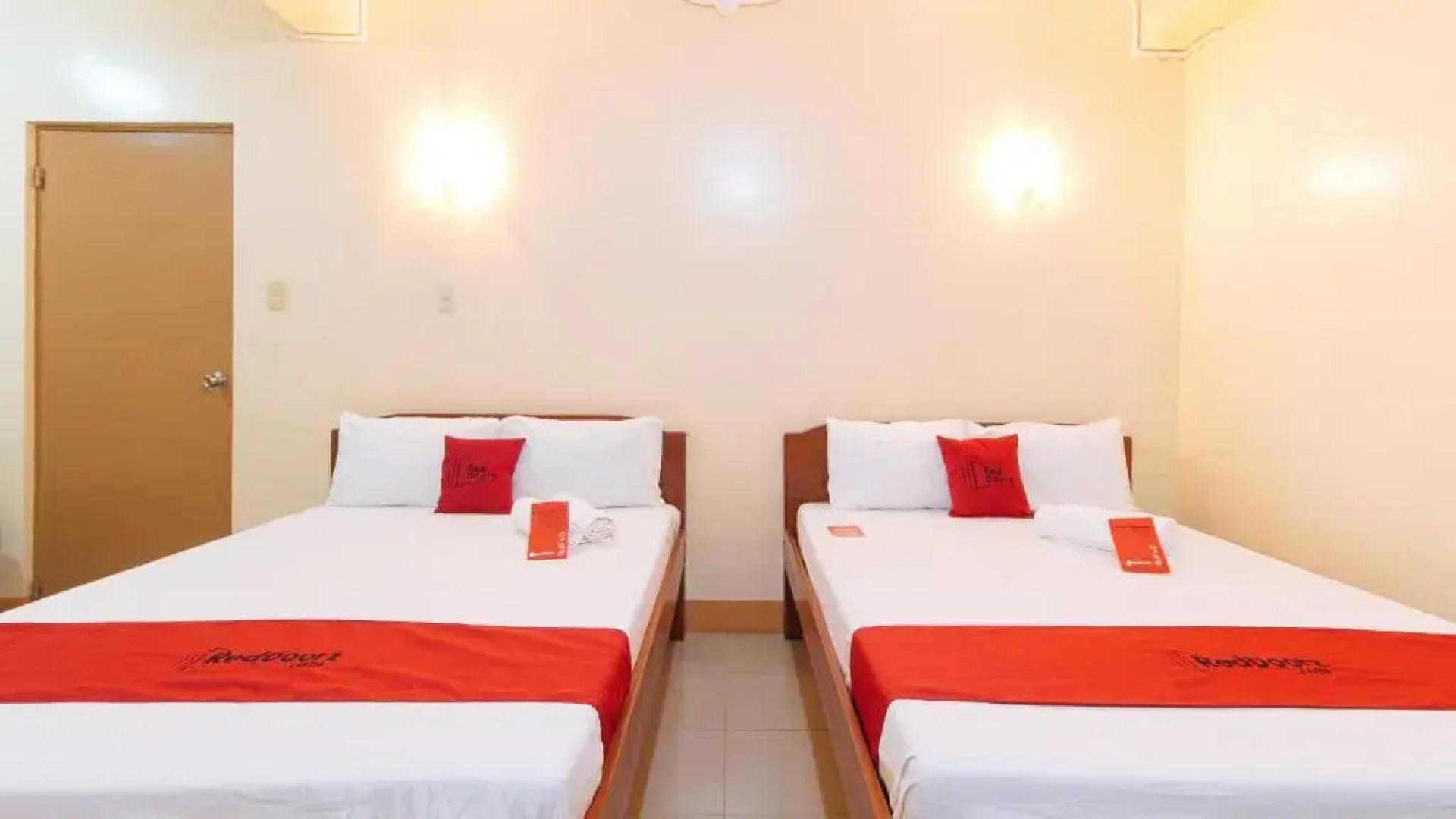 Reddoorz @ Golden Park Inn La Union