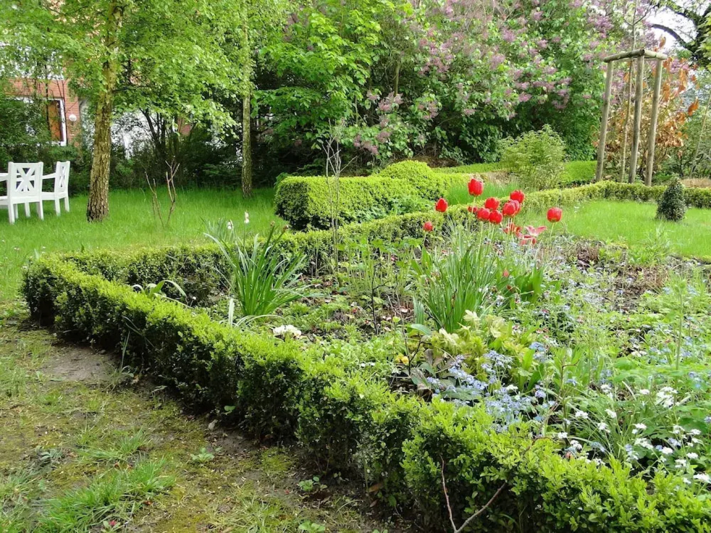 Spacious Apartment With Garden in Boisendorf