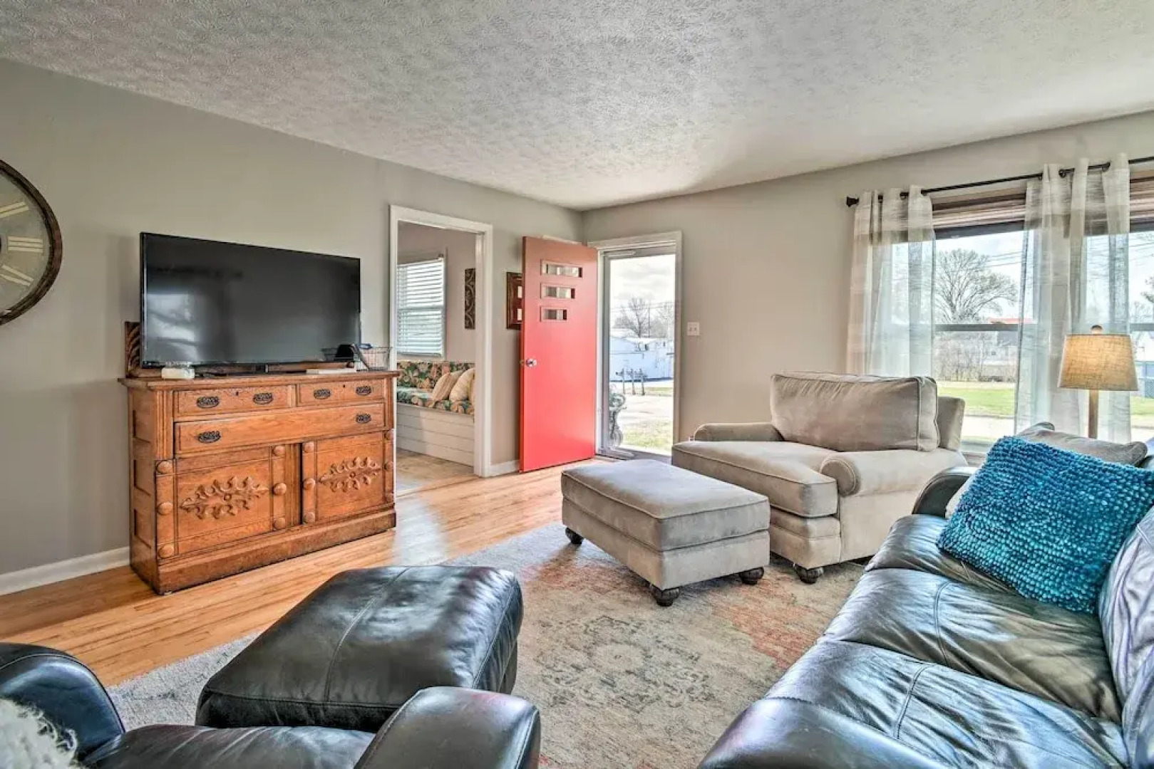 Charming Cave City Vacation Rental w/ Fire Pit!