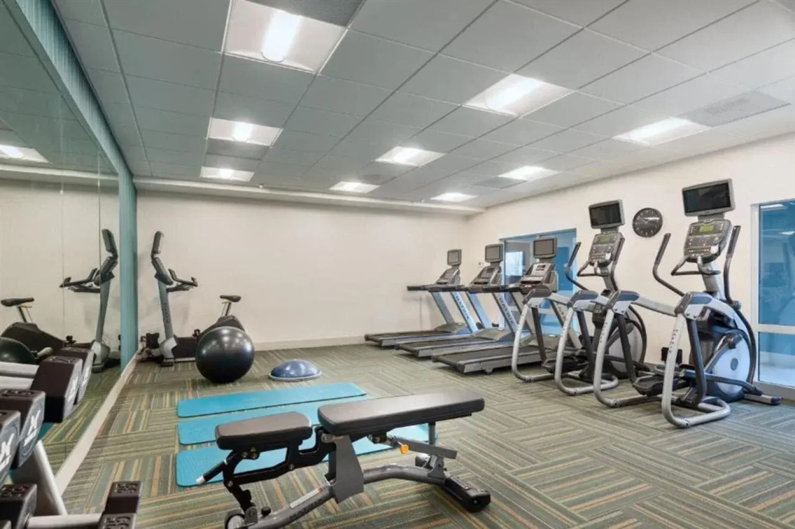 Holiday Inn Express & Suites Salem North - Keizer by IHG