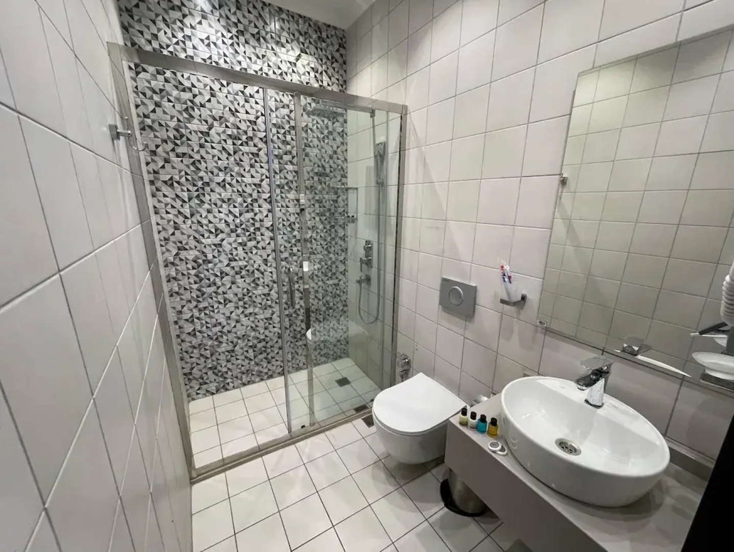 Arena Apartments & Villas Guba