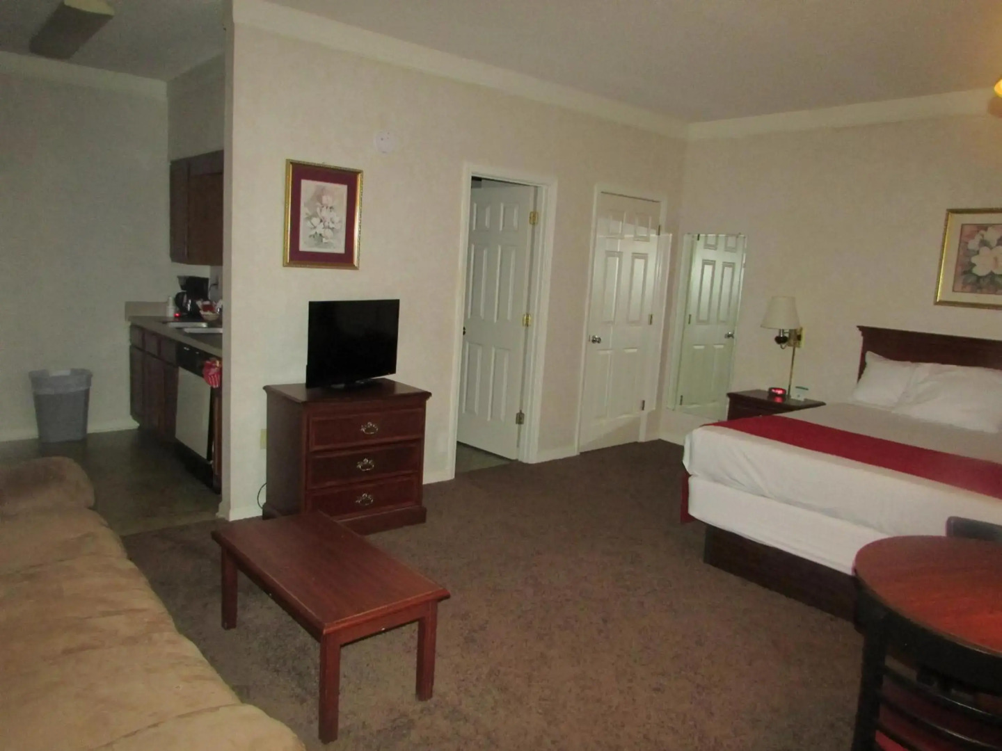 Plantation Oaks Suites & Inn