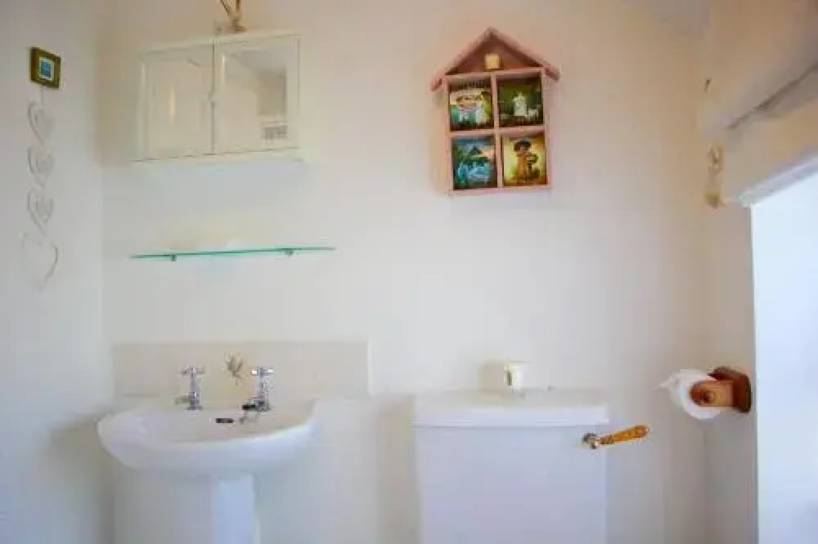 Romantic Flint Cottage on the Suffolk Coast