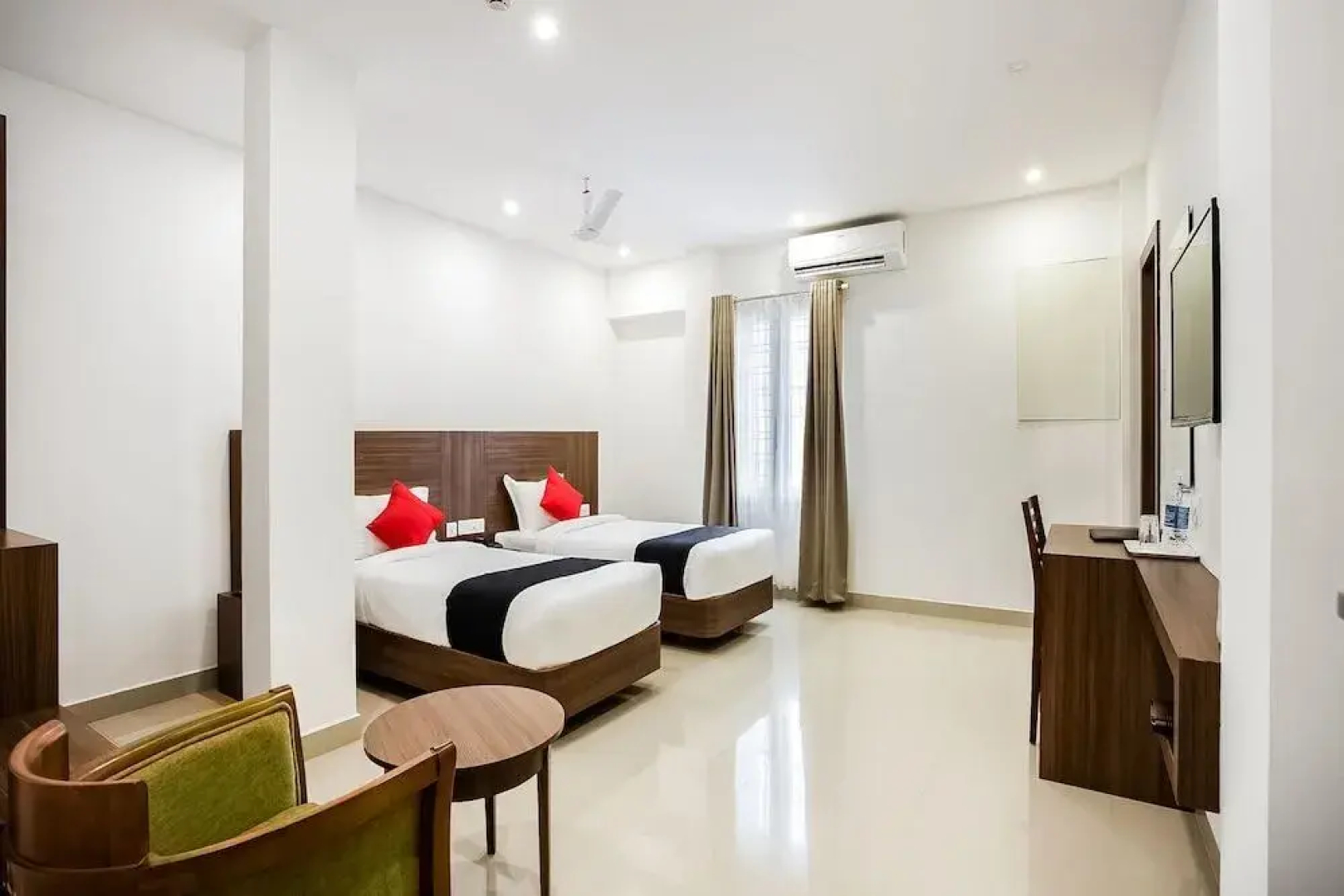 Hotel Midhuna International by OYO Rooms