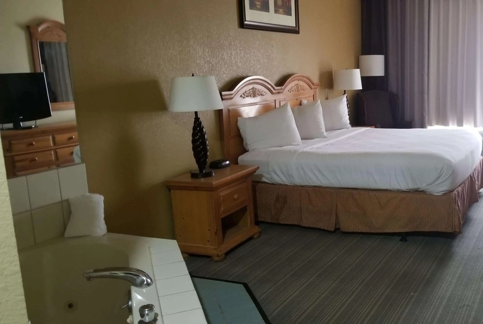Holiday Inn Express & Suites Chicago Matteson by IHG