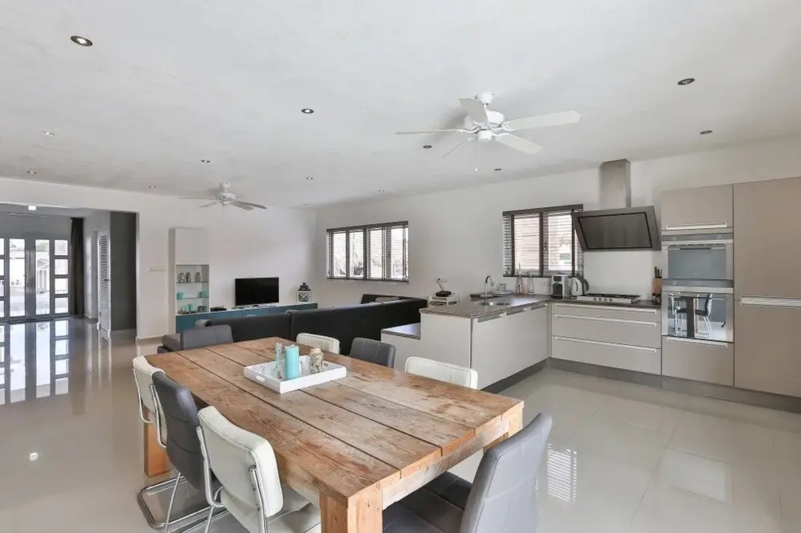 Luxury Villa With Pool in Jan Thiel