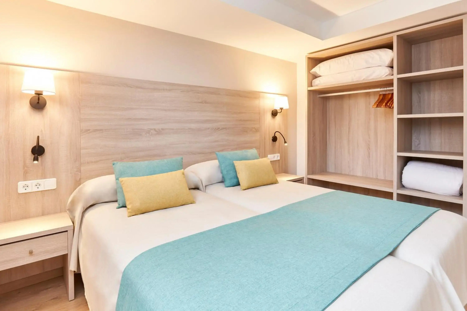 Universal Apartamentos Laguna Garden