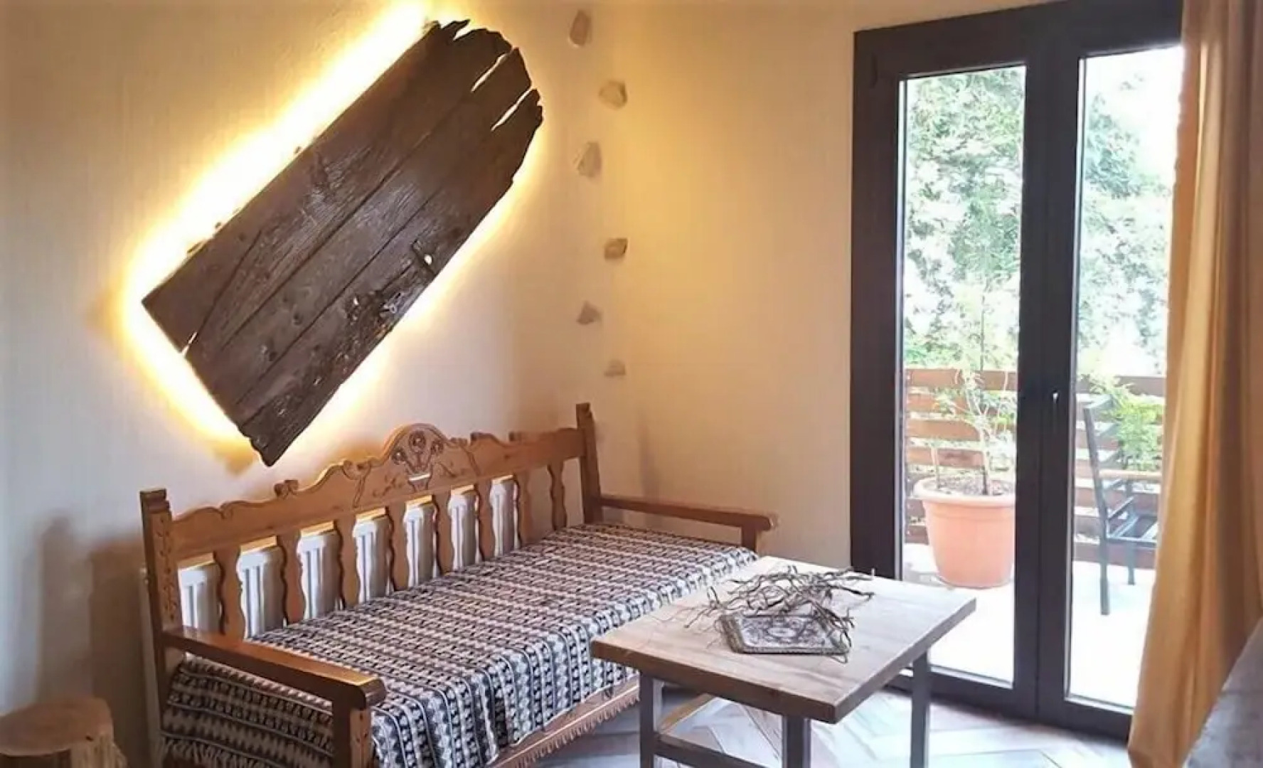 Victoria's Country Apartments