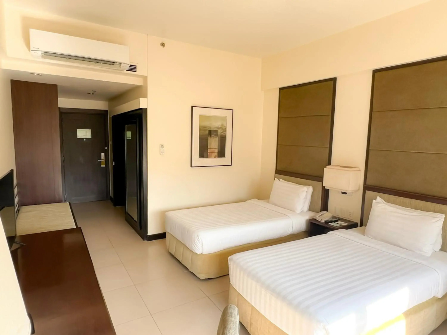 Taal Vista Hotel