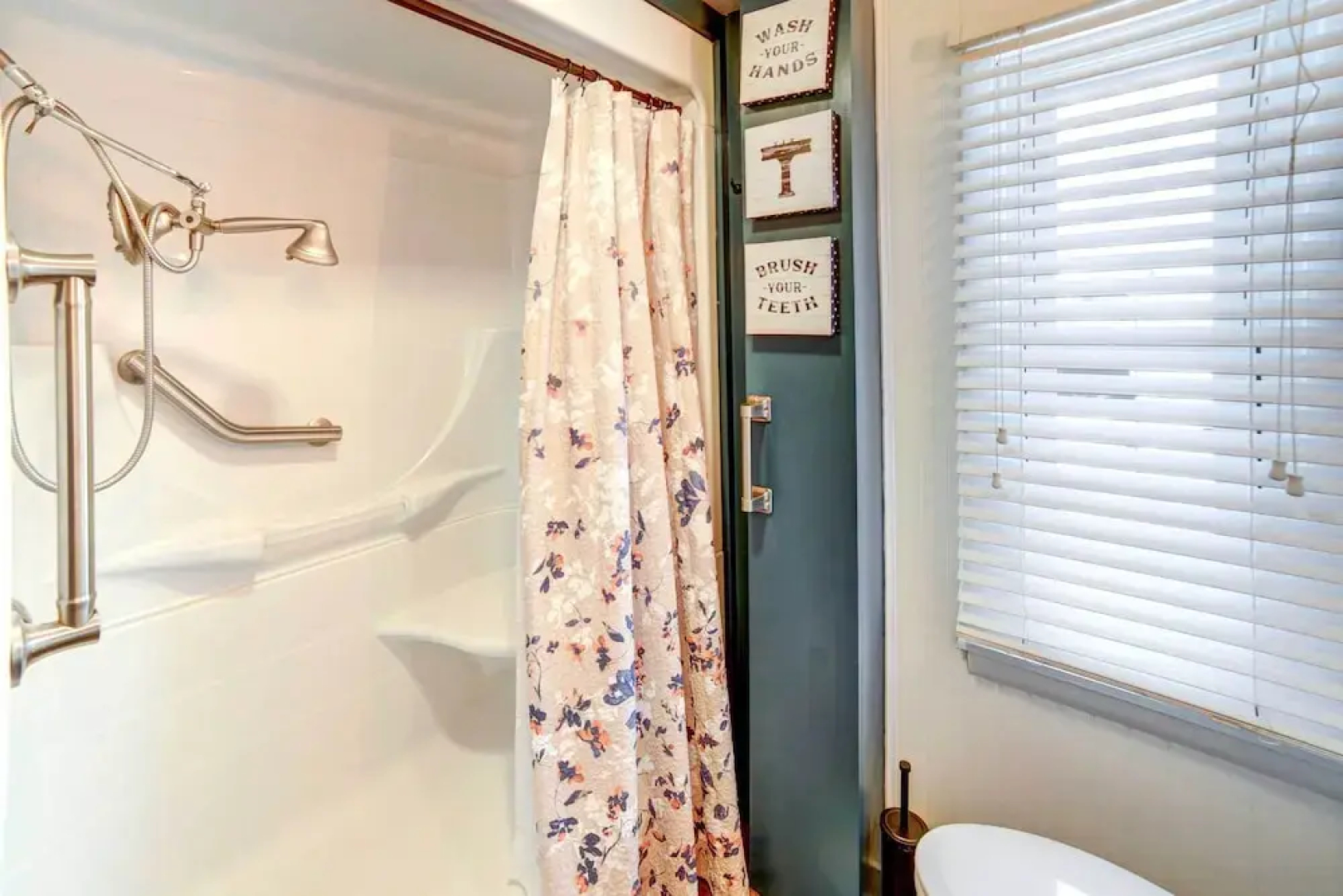 Charming Negaunee Home ~ 2 Mi to Teal Lake!