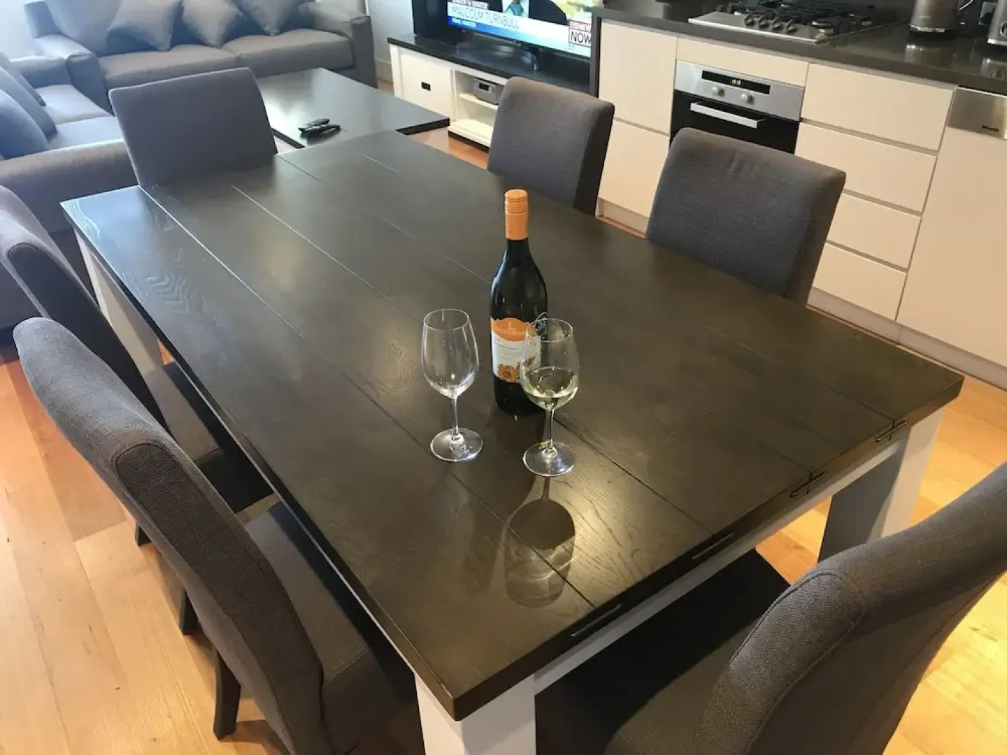 Executive 2 Bedroom Wollongong Apartment