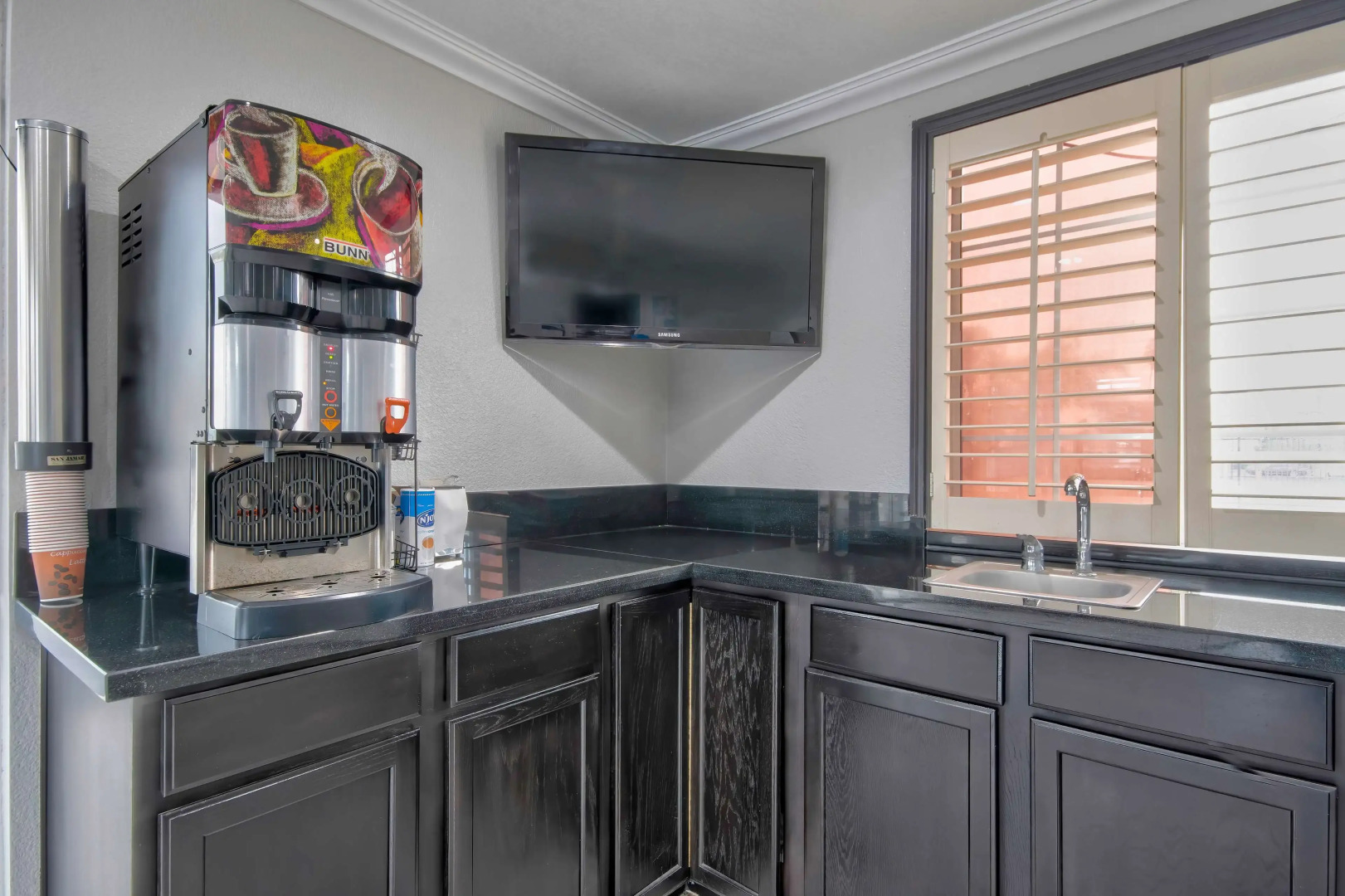 Studio 6 Suites – San Bernardino, CA