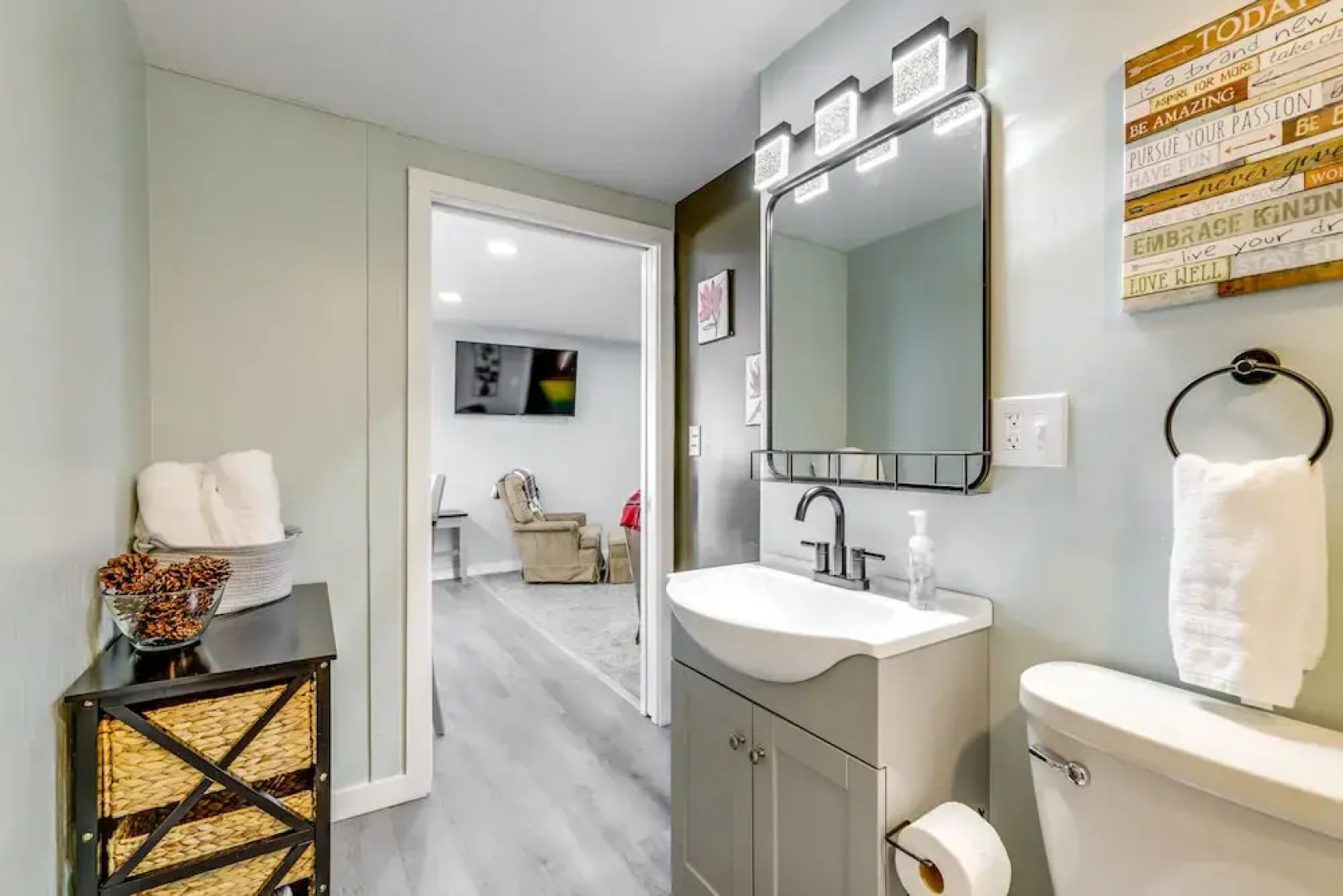 Close to Colleges: Worcester Apt w/ Lake Access!