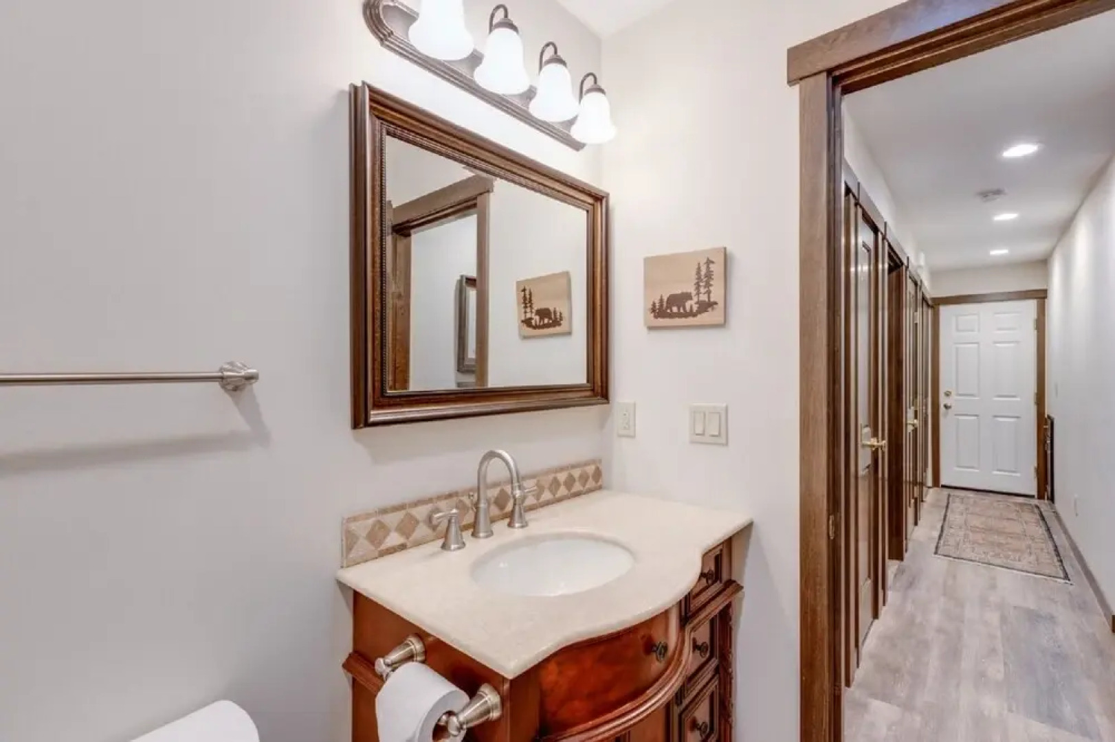 Mt Baker Lodging Cabin 50 - HOT TUB, AC, SLEEPS 4! by MBL