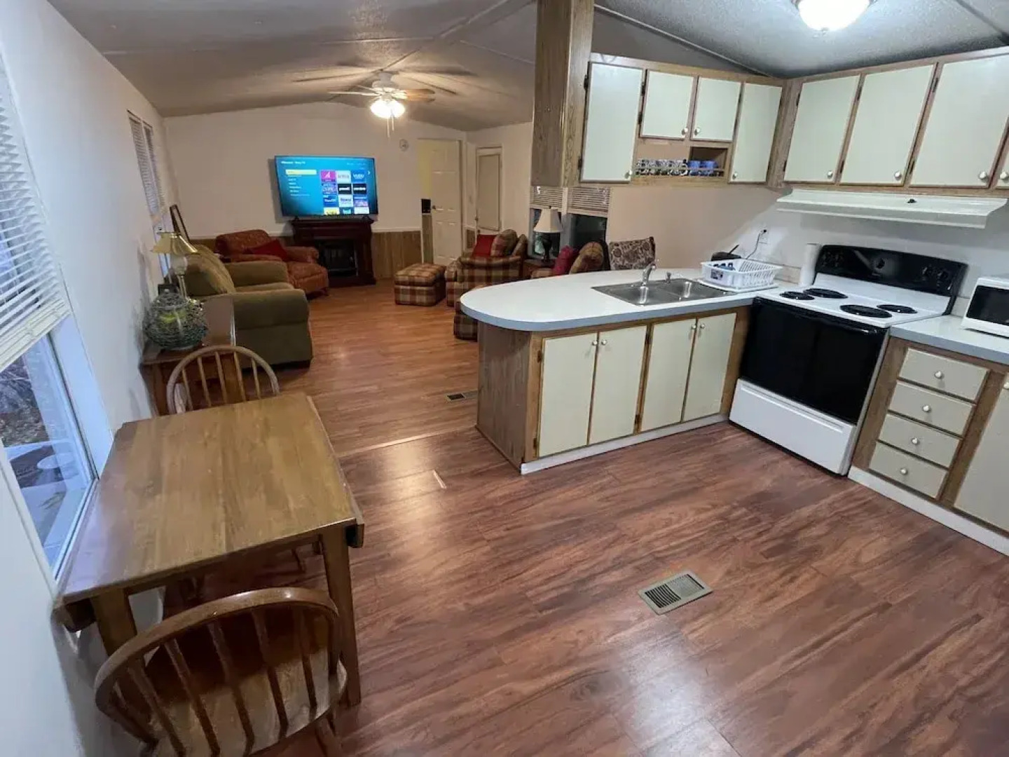 Taylor Creek River Cottage By The Boat Ramp 2 Bedroom Cottage by RedAwning