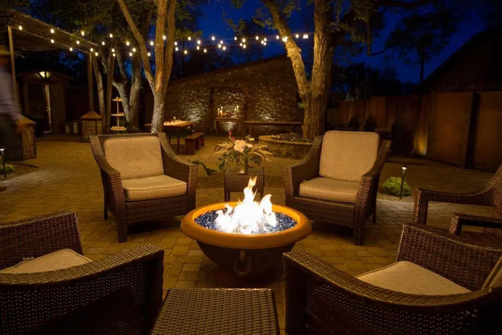 Primrose Inn & Suites