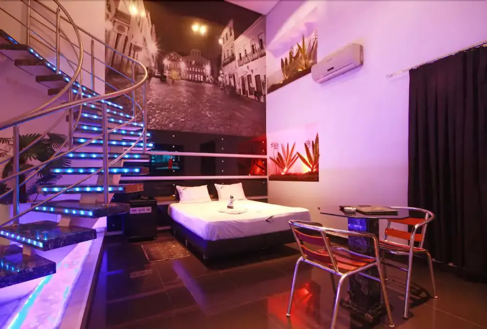 Illusion Motel - Adults Only