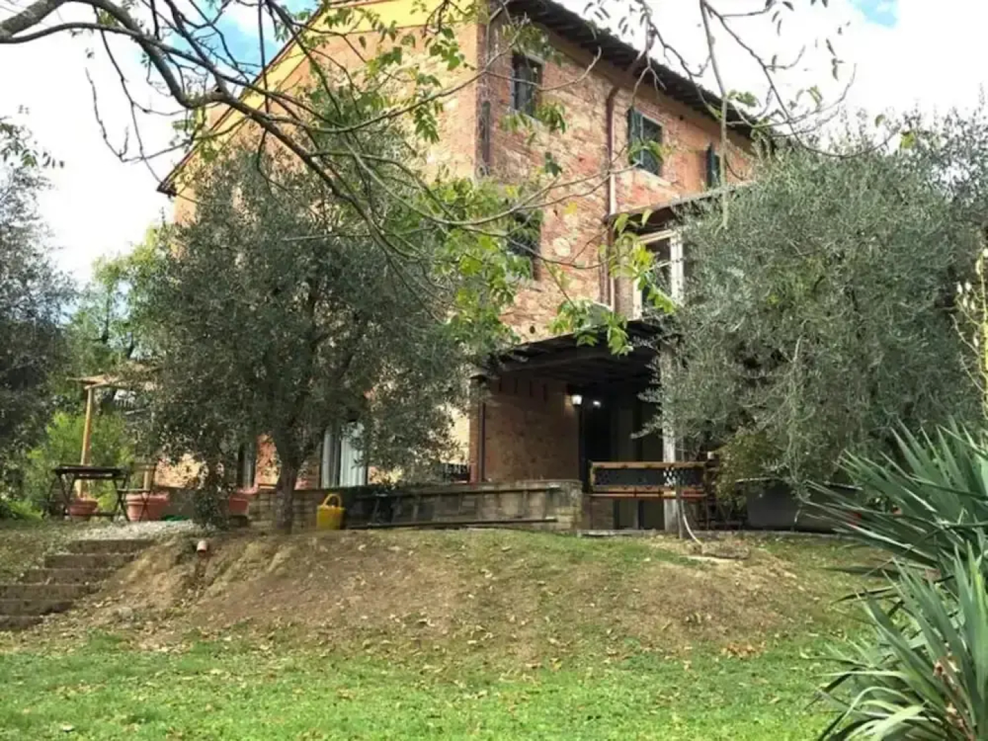 Farmhouse in Tuscany With Pool & Near Montecastello